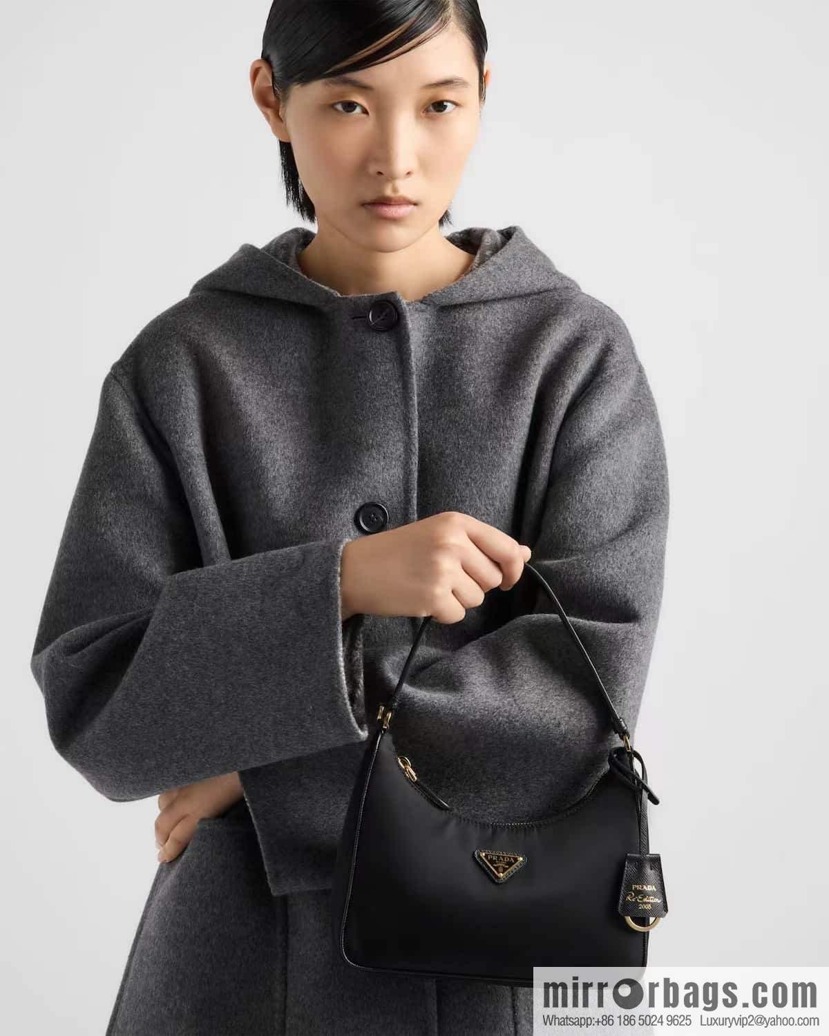 PRADA 🎉 Hobo 🎉 1N 204 M Gold Hardware🎉🎉