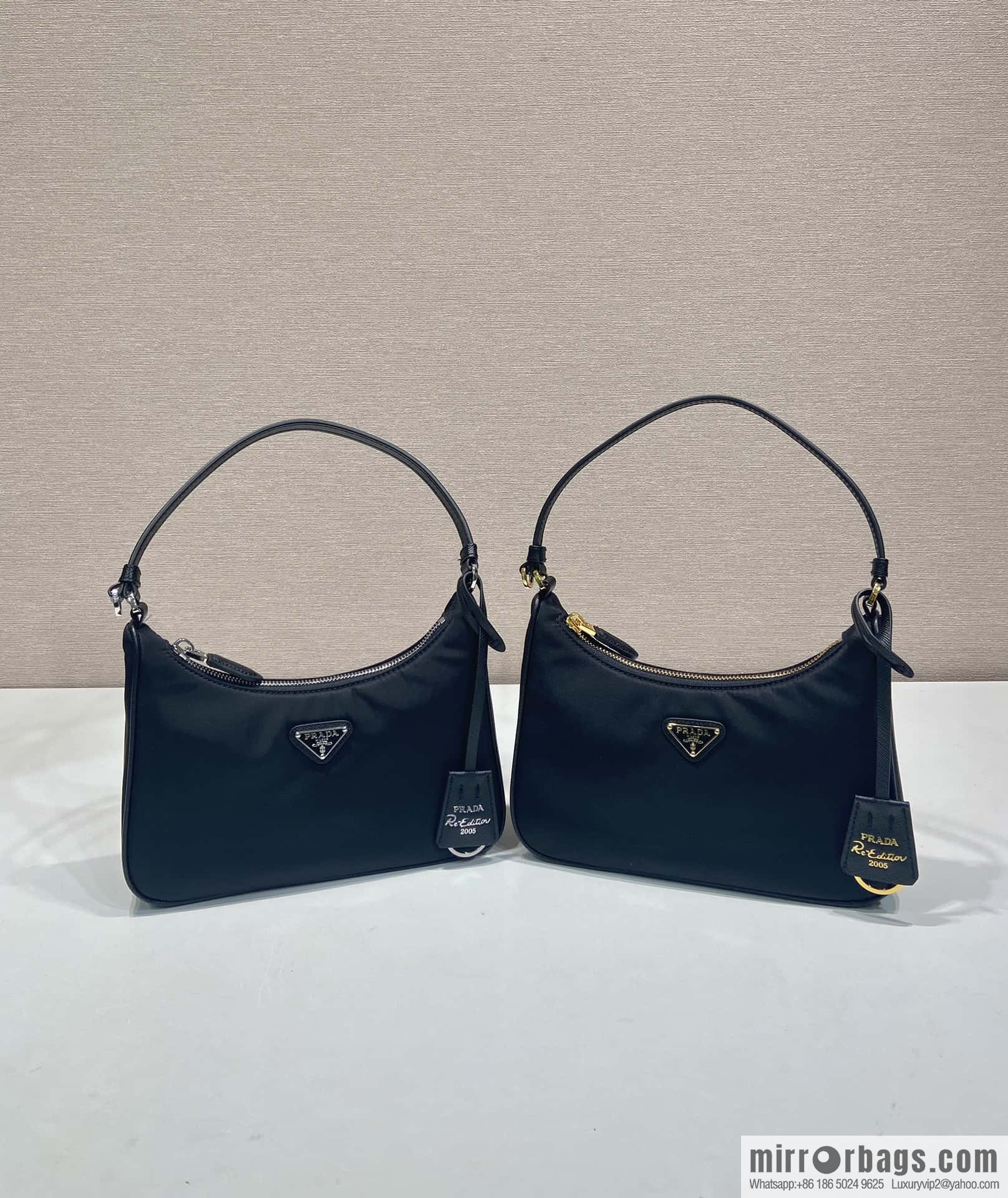 PRADA 🎉 Hobo 🎉 1N 204 M Gold Hardware🎉🎉