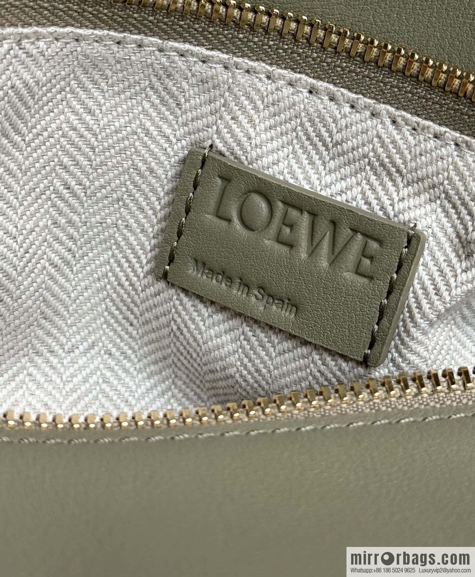 LOEWE Latest Practice Premium Eucalyptus Green Puzzle Shipping 🎉 0681