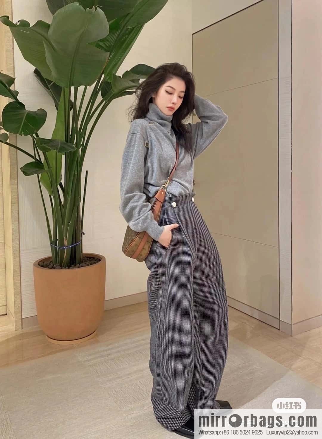 LV ππππ ππππ chip diamond beating code big pea bag series #M