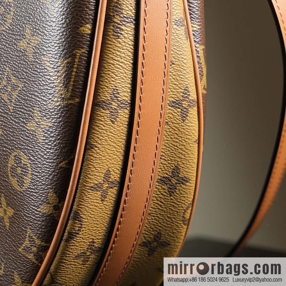 LV ππππ ππππ chip diamond beating code big pea bag series #M