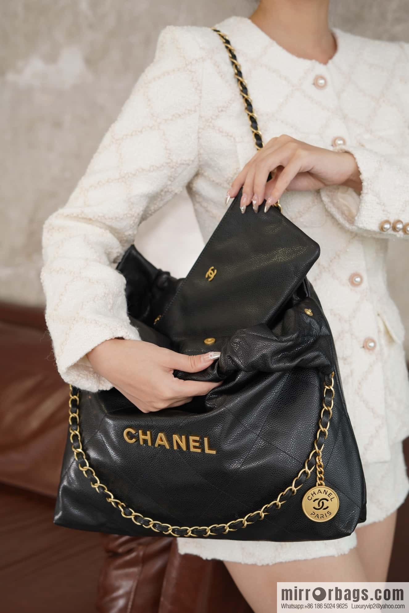 ππππππ πππ new litchi pattern handbag, medium black gold buckle AS3261