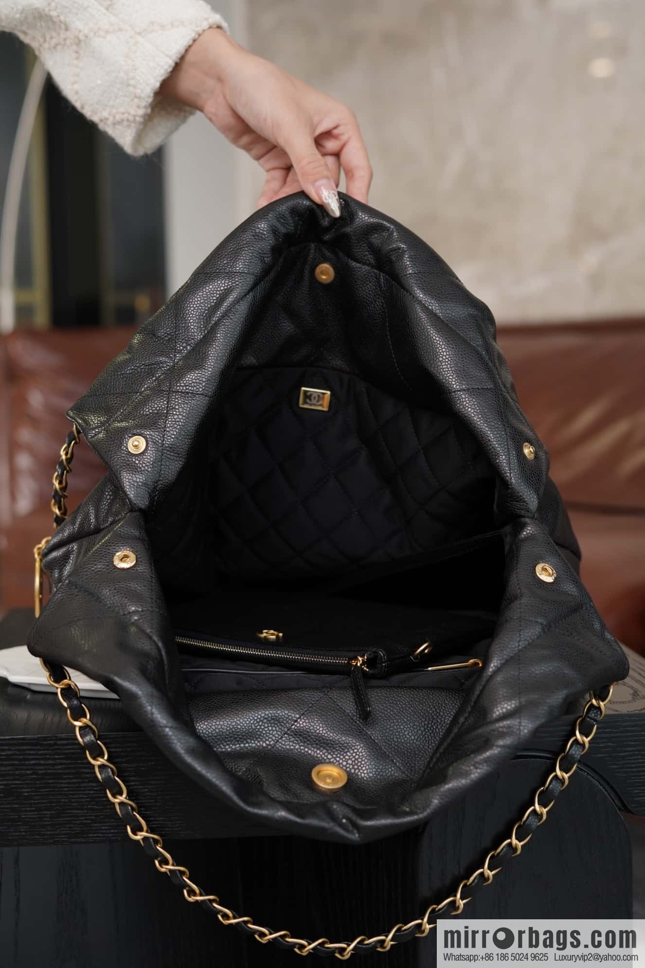 ππππππ πππ new litchi pattern handbag, medium black gold buckle AS3261