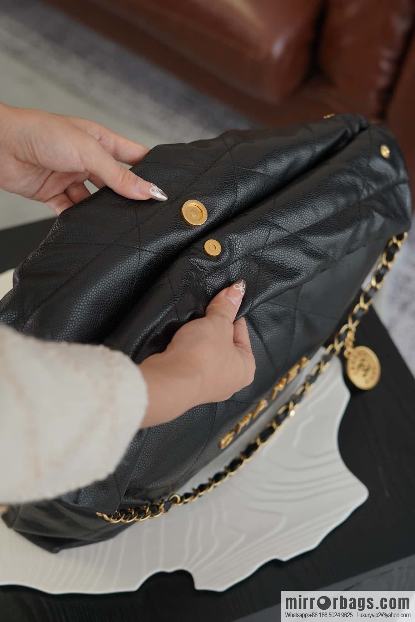 ππππππ πππ new litchi pattern handbag, medium black gold buckle AS3261