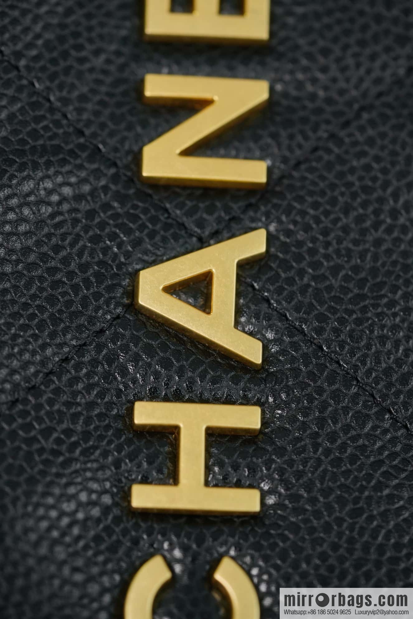 ππππππ πππ new litchi pattern handbag, medium black gold buckle AS3261