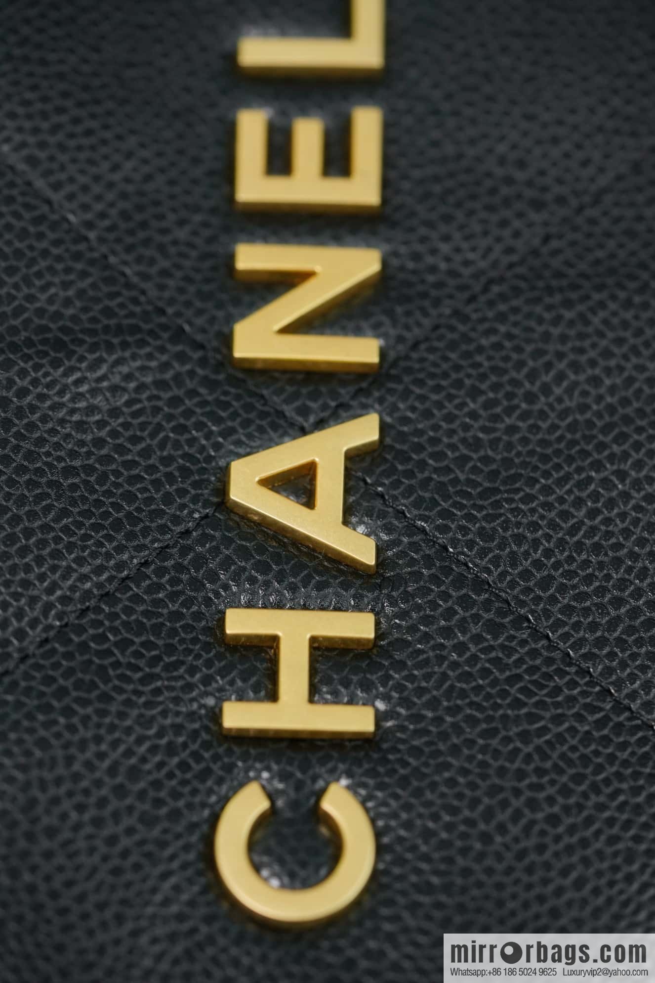 ππππππ πππ new litchi pattern handbag, medium black gold buckle AS3261