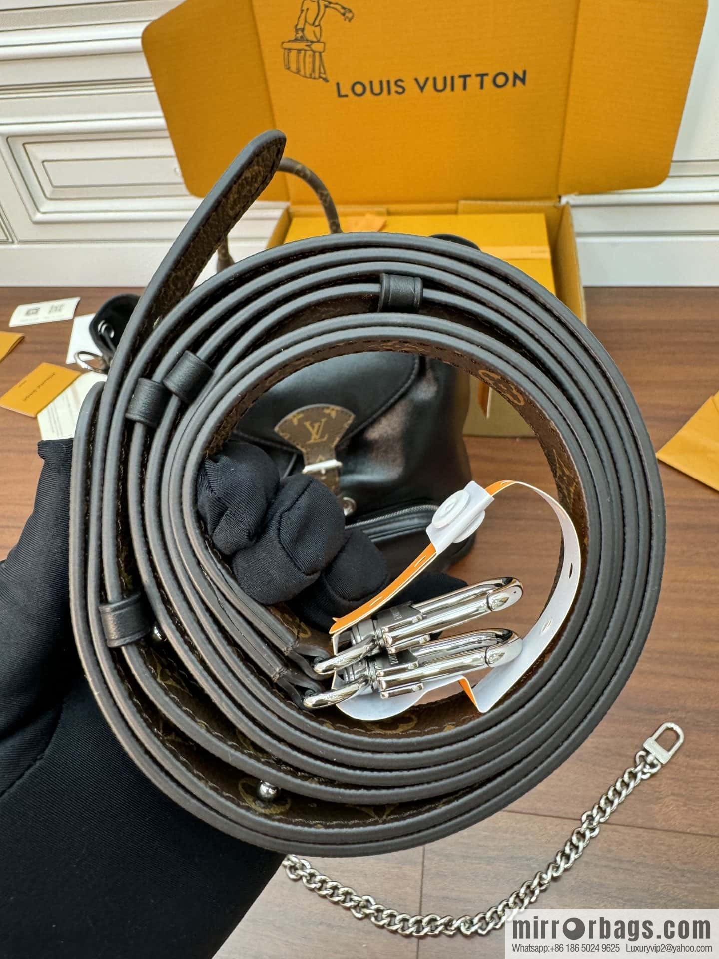 LV M12587 Montsouris PM