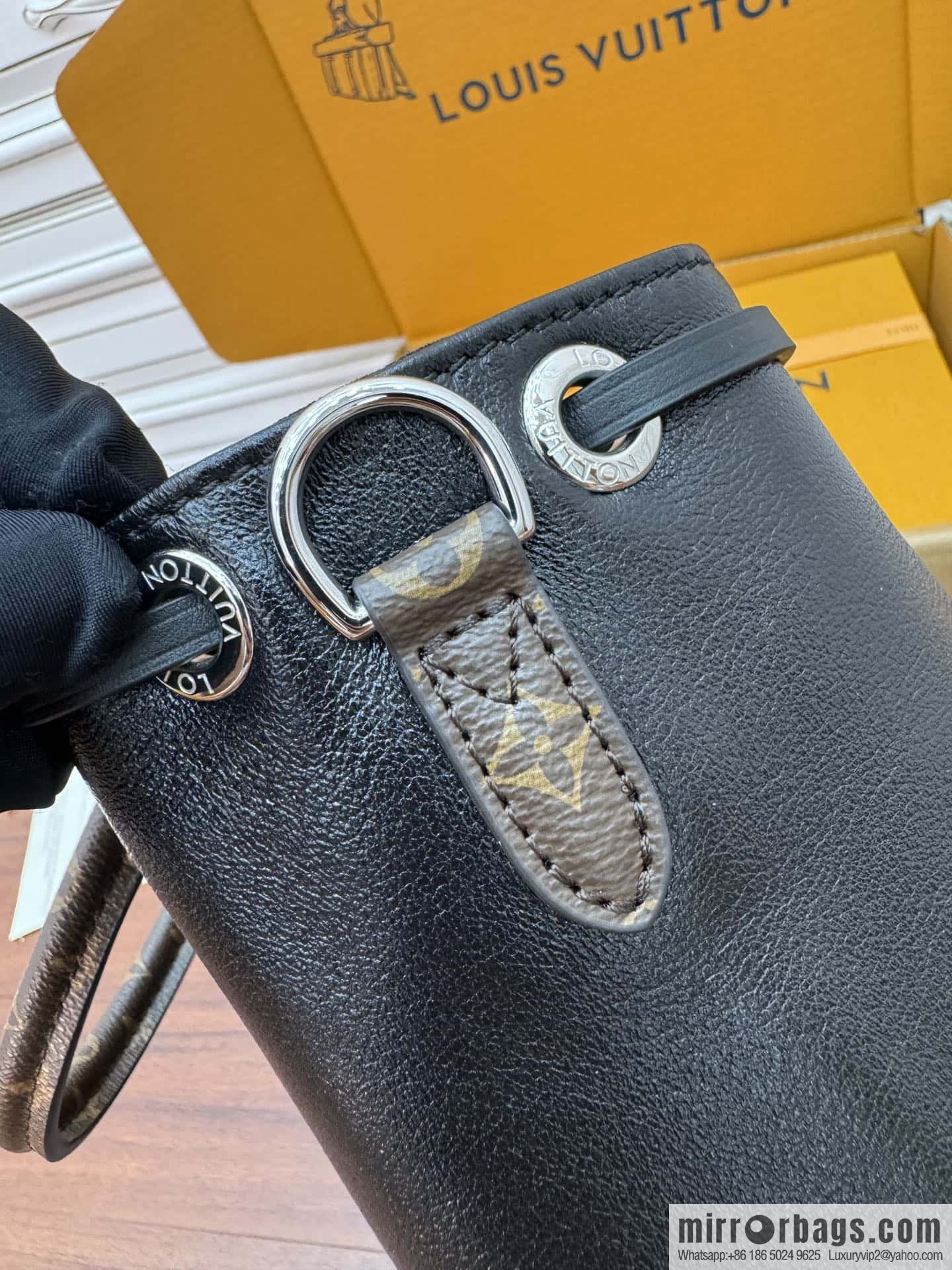 LV M12587 Montsouris PM
