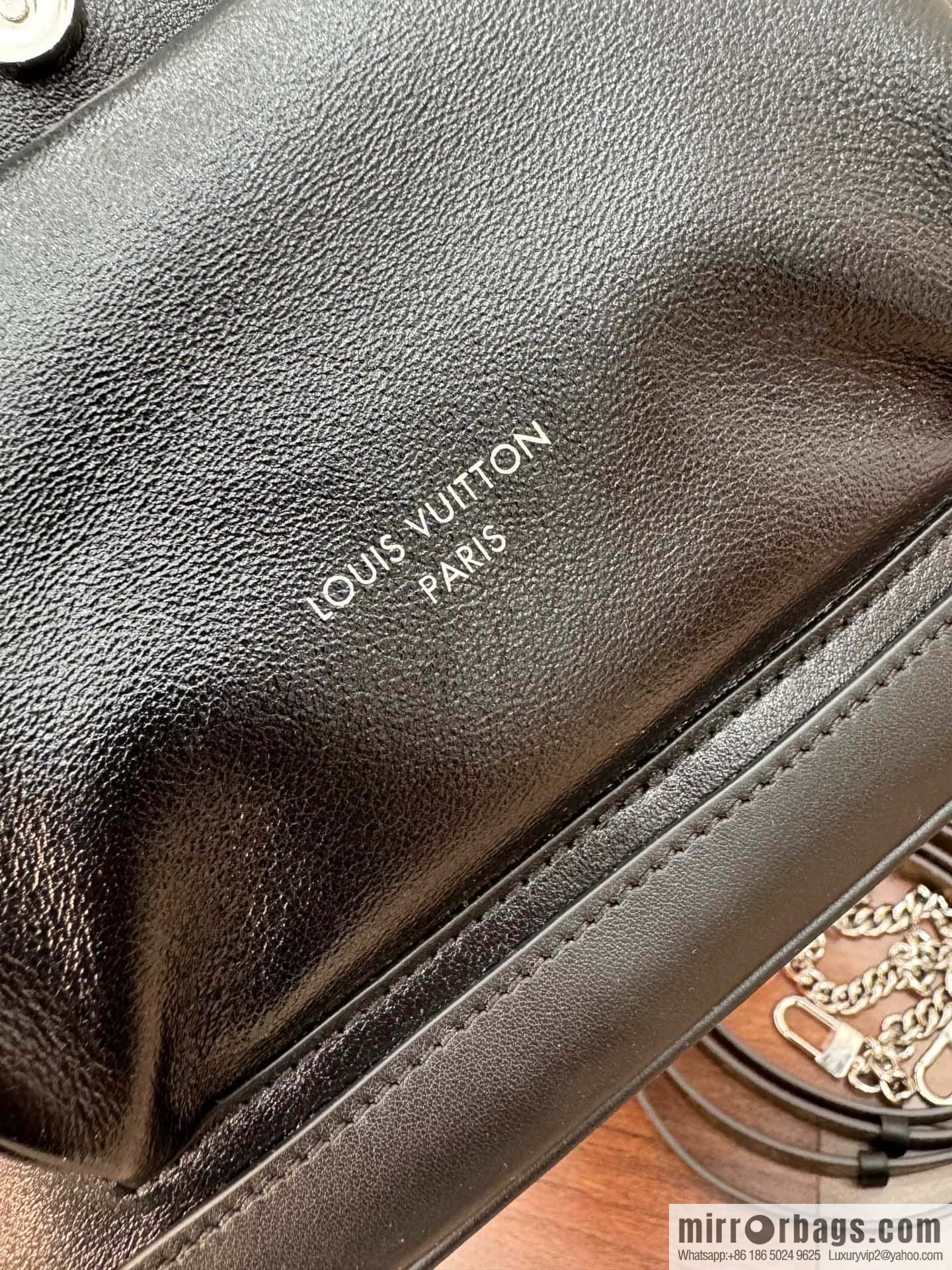 LV M12587 Montsouris PM