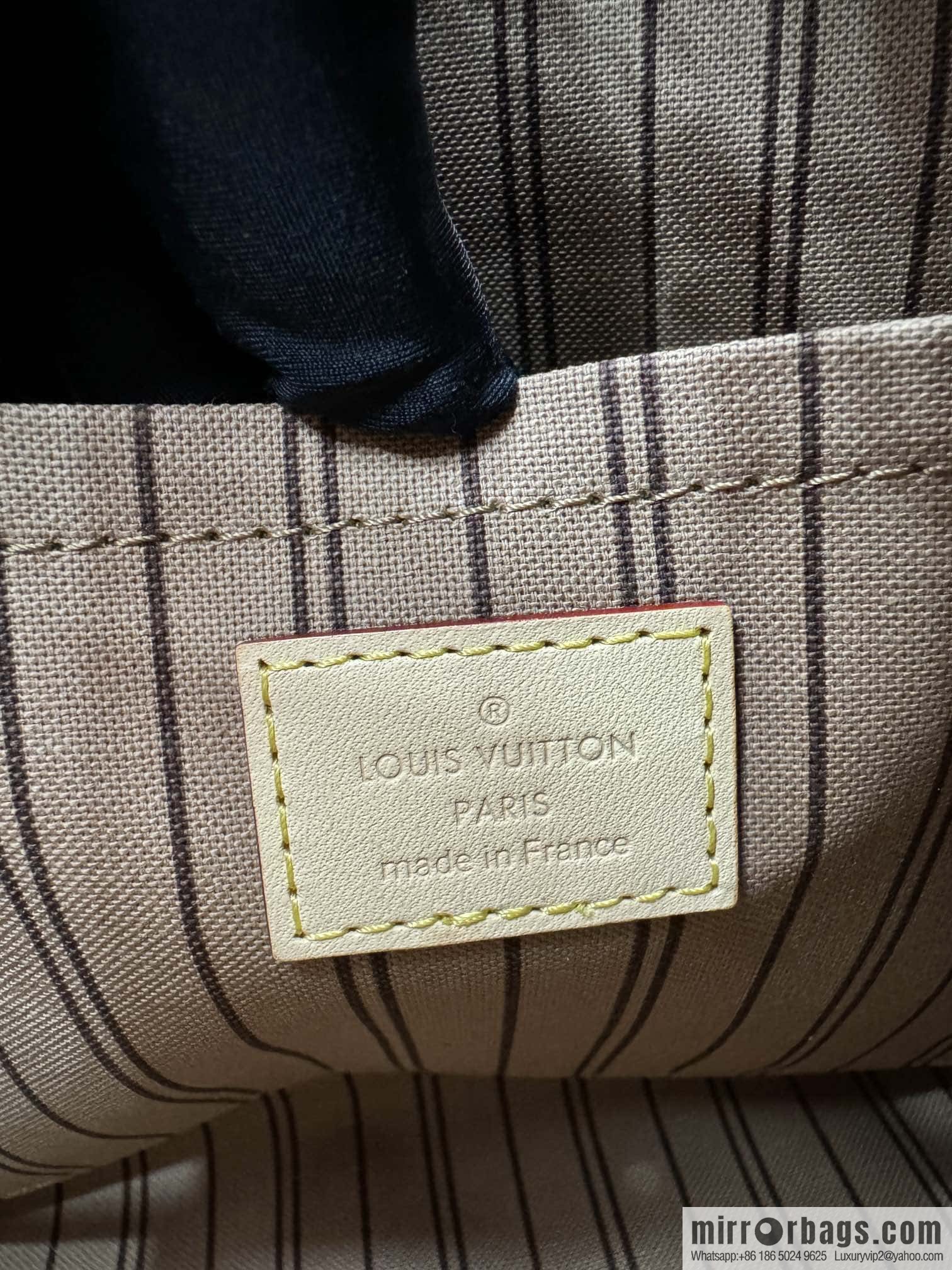 LV M12095 Piano