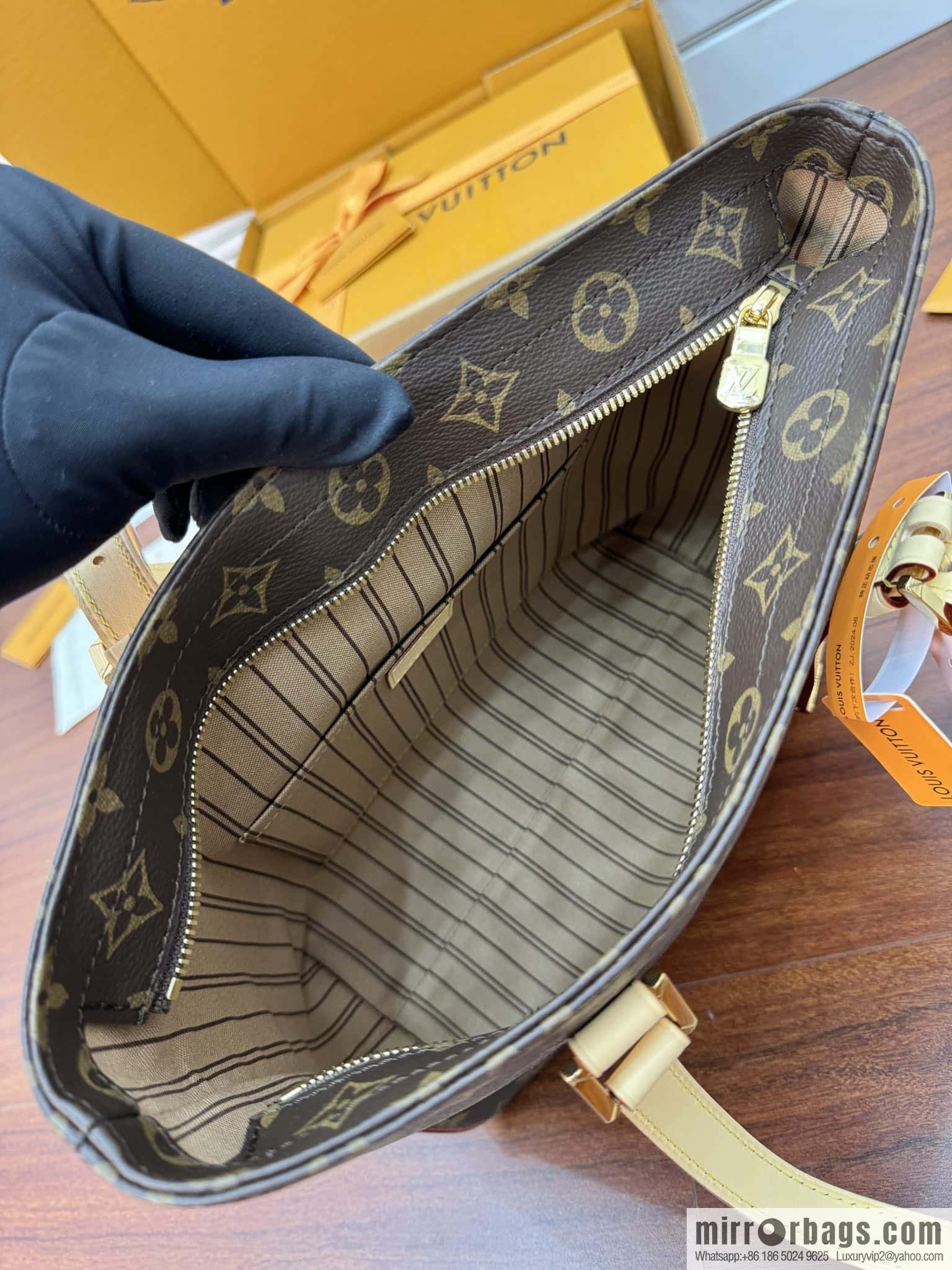 LV M12095 Piano