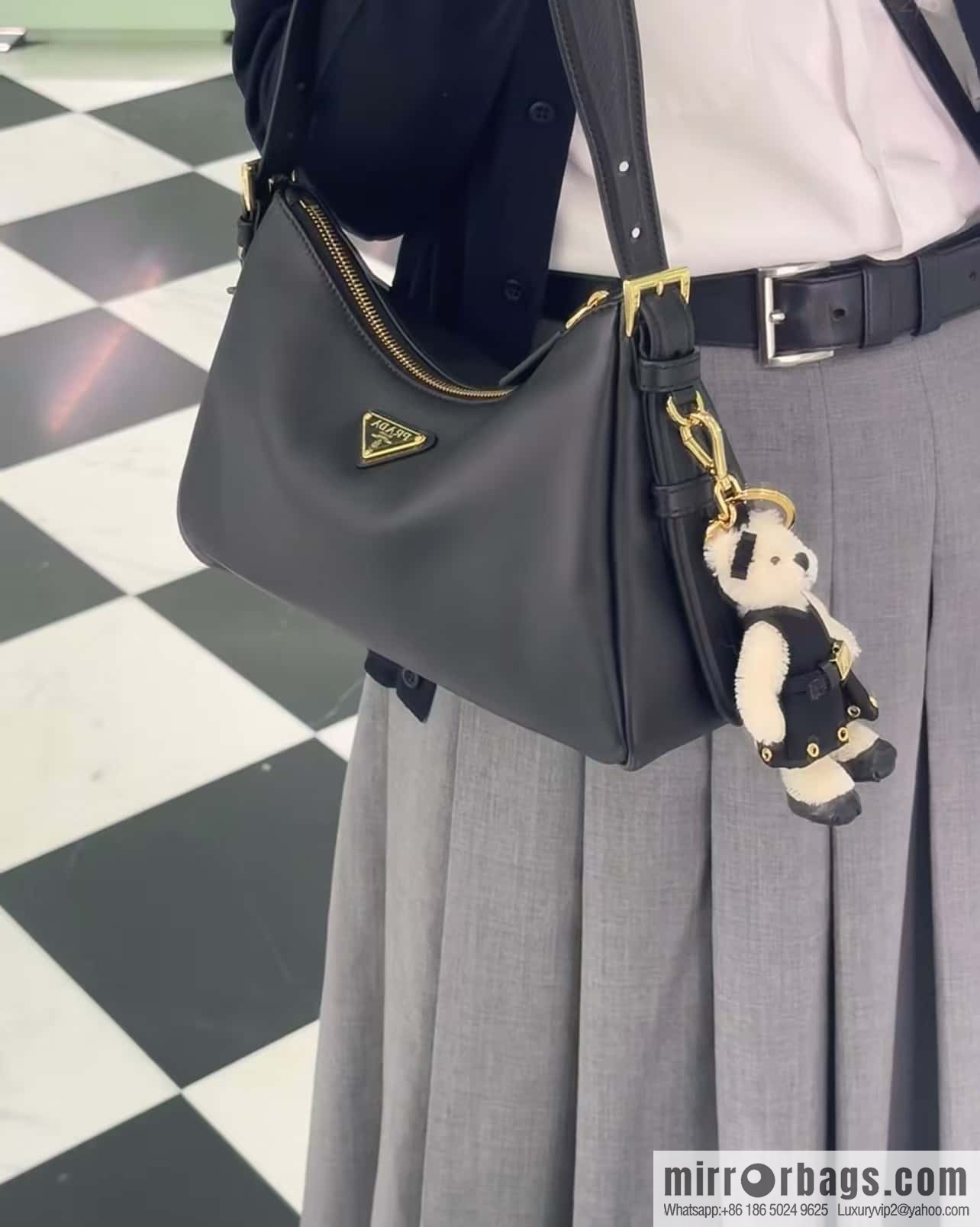 PRADA 🎉 new Aimee armpit bag 🎉 1BC229 small 🎉🎉 black