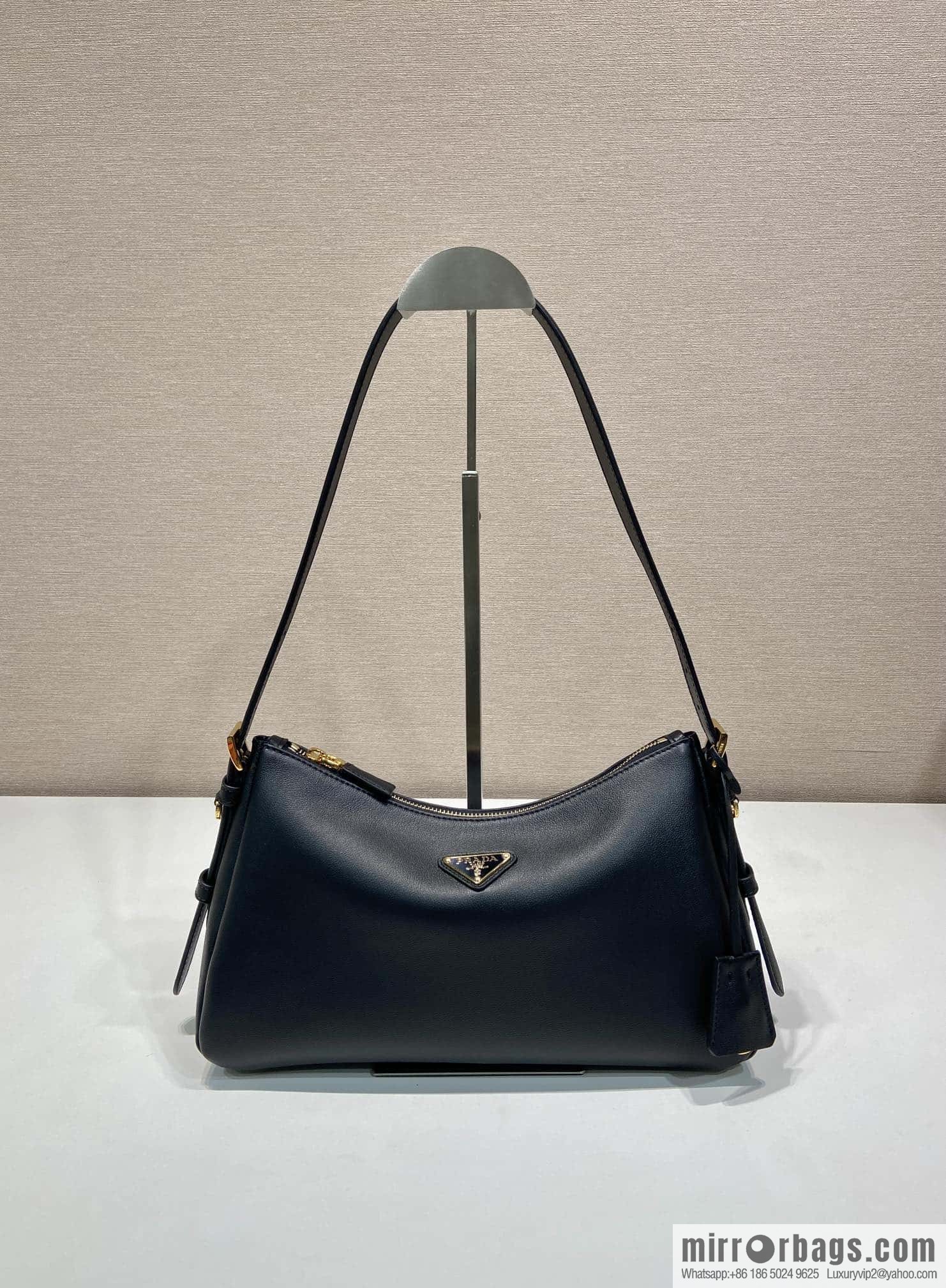 PRADA 🎉 new Aimee armpit bag 🎉 1BC229 small 🎉🎉 black