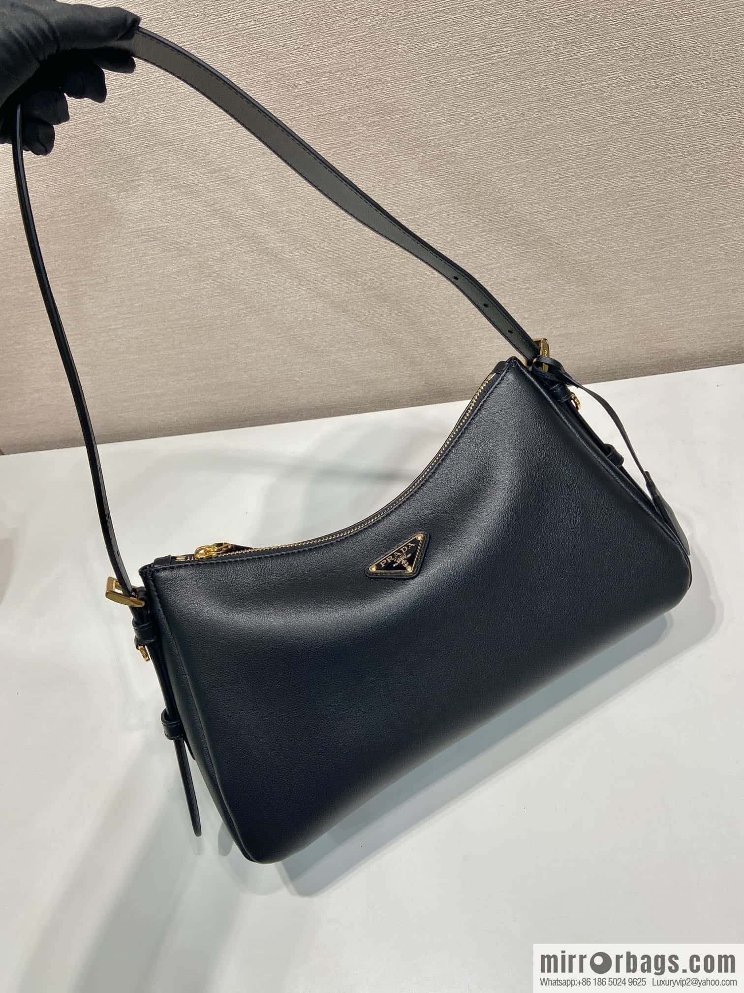 PRADA 🎉 new Aimee armpit bag 🎉 1BC229 small 🎉🎉 black