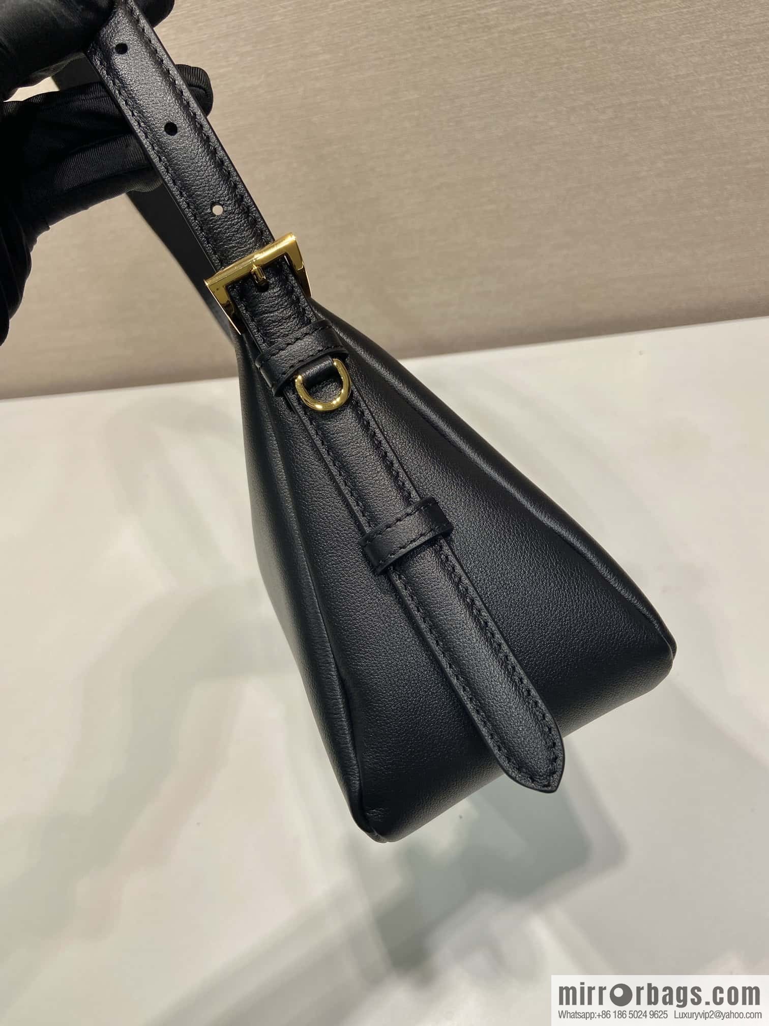 PRADA 🎉 new Aimee armpit bag 🎉 1BC229 small 🎉🎉 black