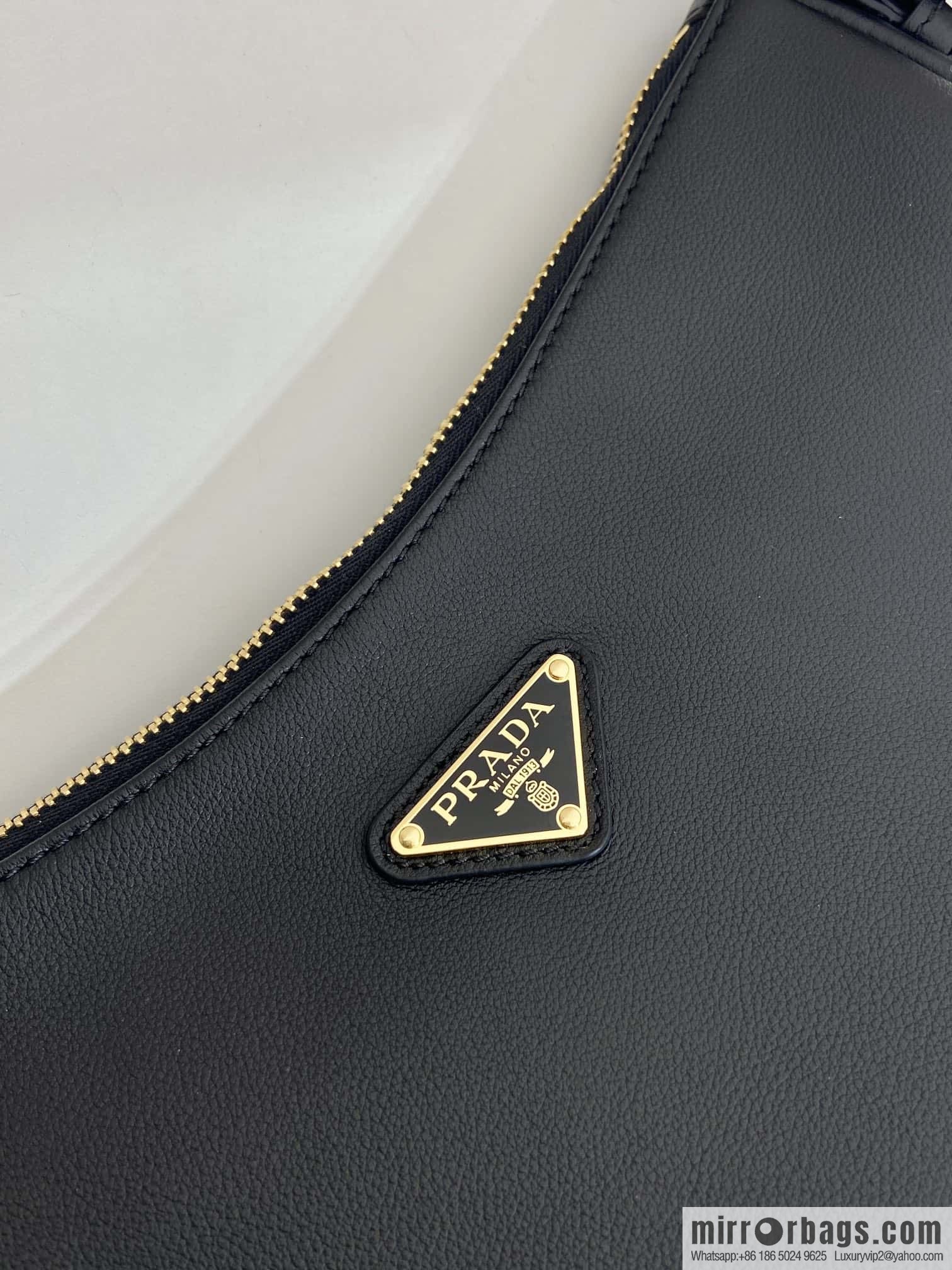 PRADA 🎉 new Aimee armpit bag 🎉 1BC229 small 🎉🎉 black