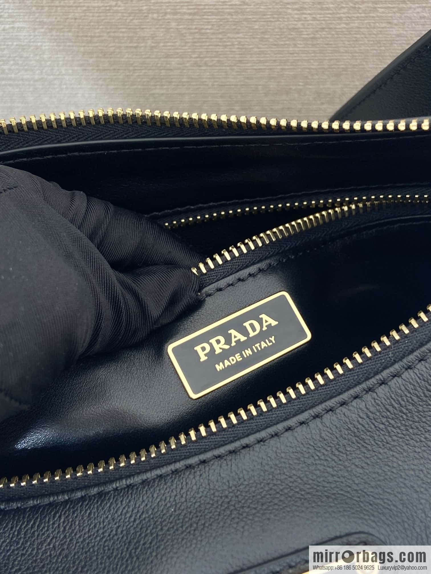 PRADA 🎉 new Aimee armpit bag 🎉 1BC229 small 🎉🎉 black