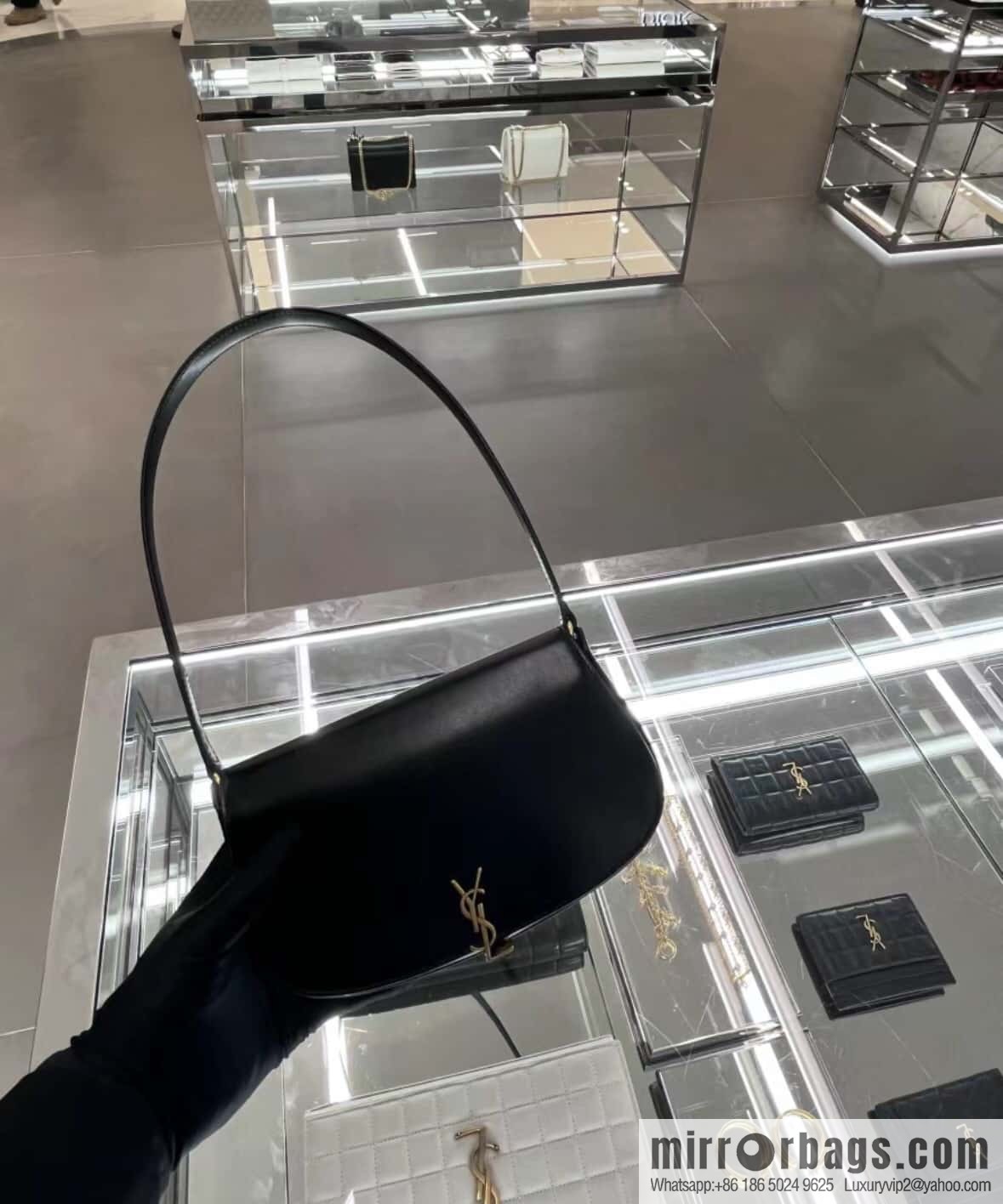 YSL Mini 𝗩𝗼𝗹𝘁𝗮𝗶𝗿𝗲 Underarm Bag 779642