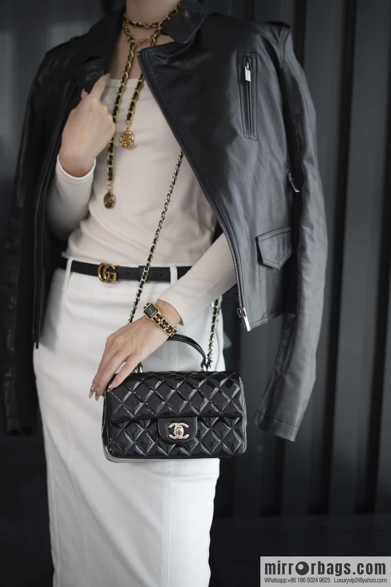 𝗖𝗛𝗔𝗡𝗘𝗟 24K CF Mini Portable, patent leather, black AS2431 B18237 94305