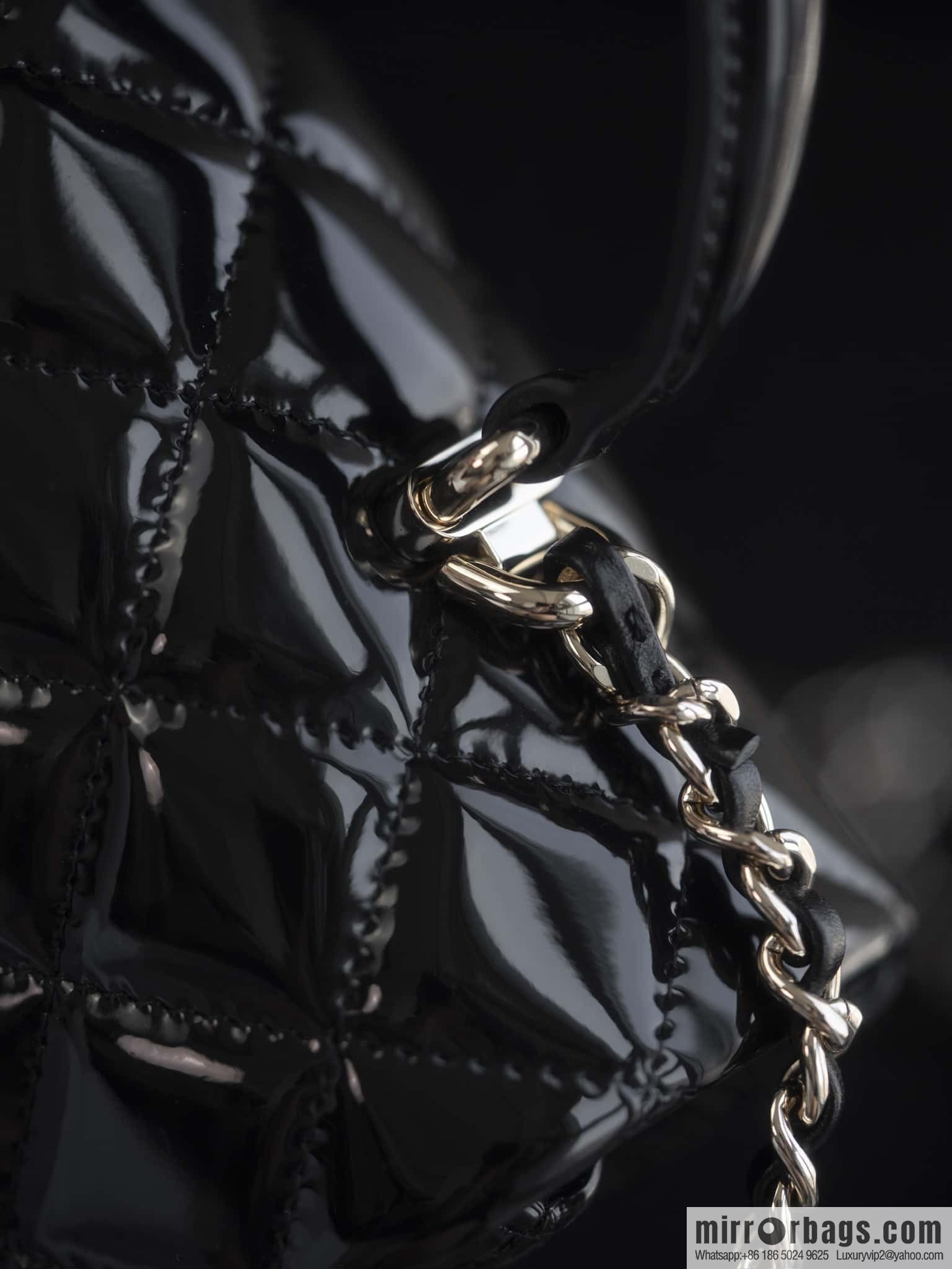 𝗖𝗛𝗔𝗡𝗘𝗟 24K CF Mini Portable, patent leather, black AS2431 B18237 94305
