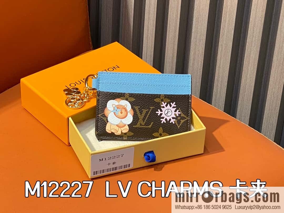 M12227 presbyopia blue, Christmas card bag wallet series LV CHARMS card clip m12215 presbyopia/red m12227 presbyopia/blue, silk screen LV Charms Ms card clip