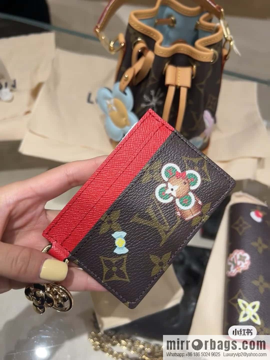 M12215 presbyopia red, Christmas card bag wallet series LV CHARMS card holder m12215 presbyopia/red