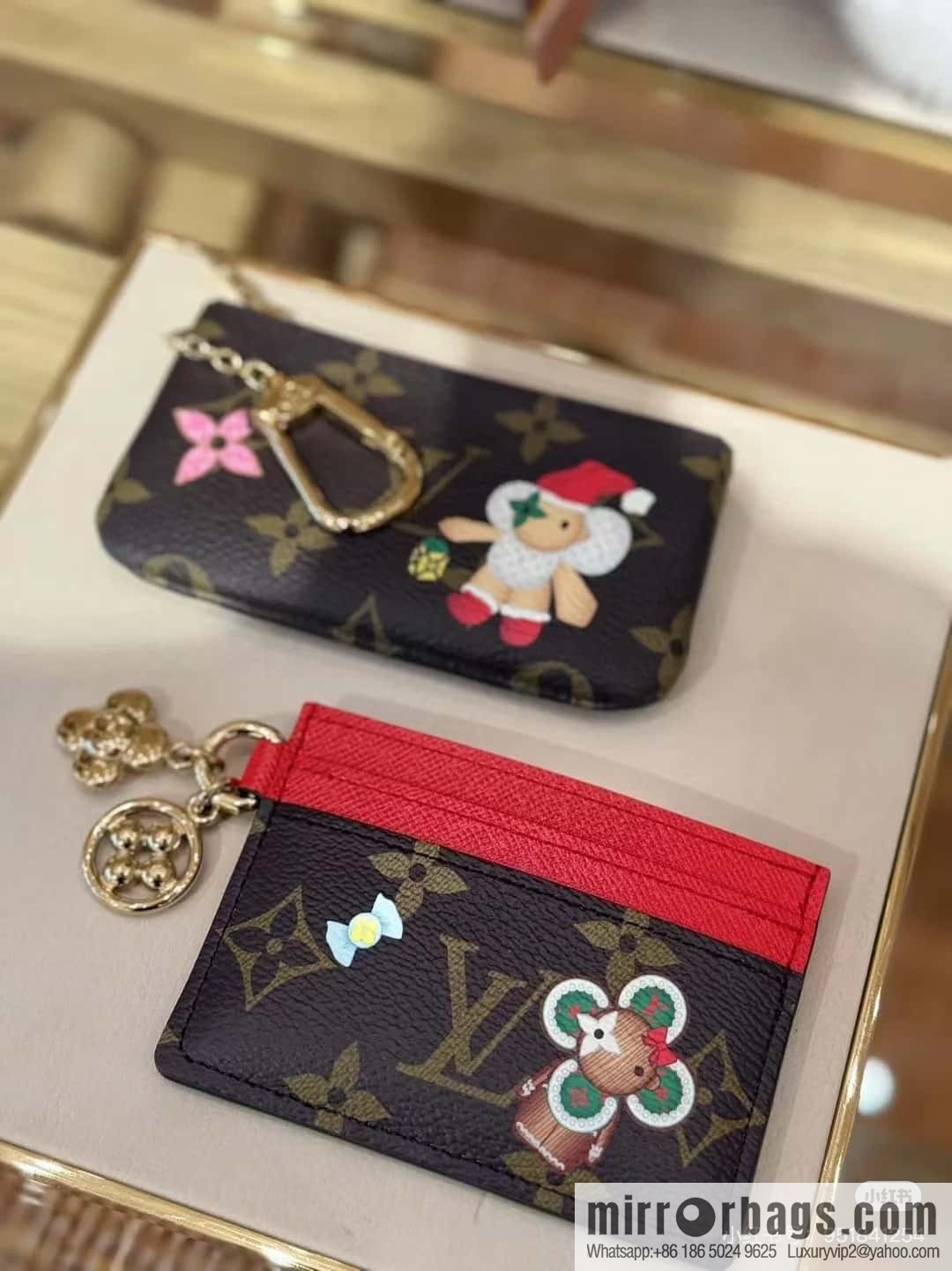 M12215 presbyopia red, Christmas card bag wallet series LV CHARMS card holder m12215 presbyopia/red