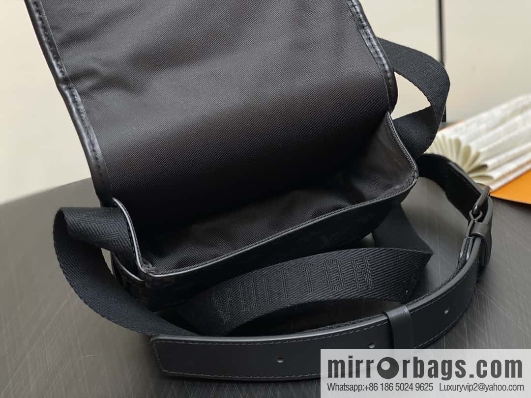 [Boutique‑grade] M12599 black flower, men's bag messenger bag series Bosphore mini handbag