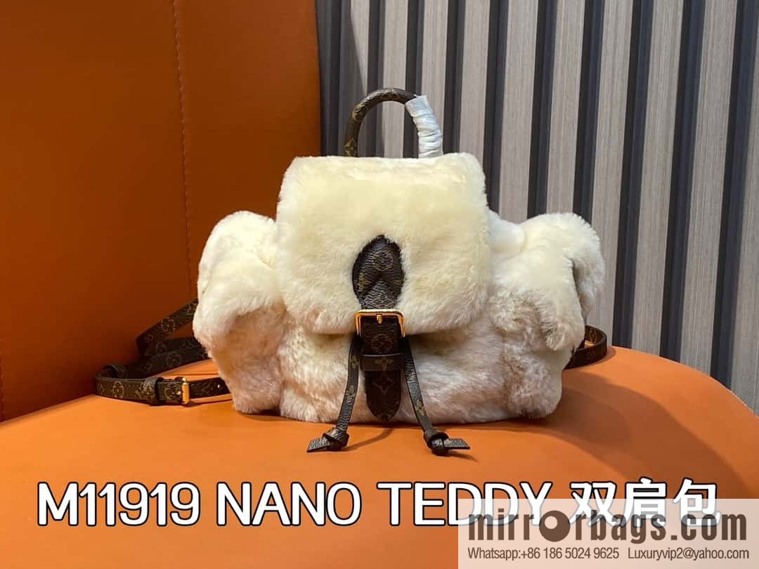 M11919-meter white, plush backpack series, the new NANO TEDDY backpack LV Ski series of the season