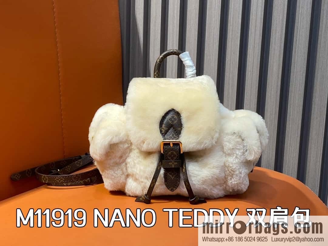M11919-meter white, plush backpack series, the new NANO TEDDY backpack LV Ski series of the season