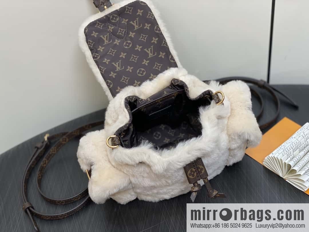 M11919-meter white, plush backpack series, the new NANO TEDDY backpack LV Ski series of the season