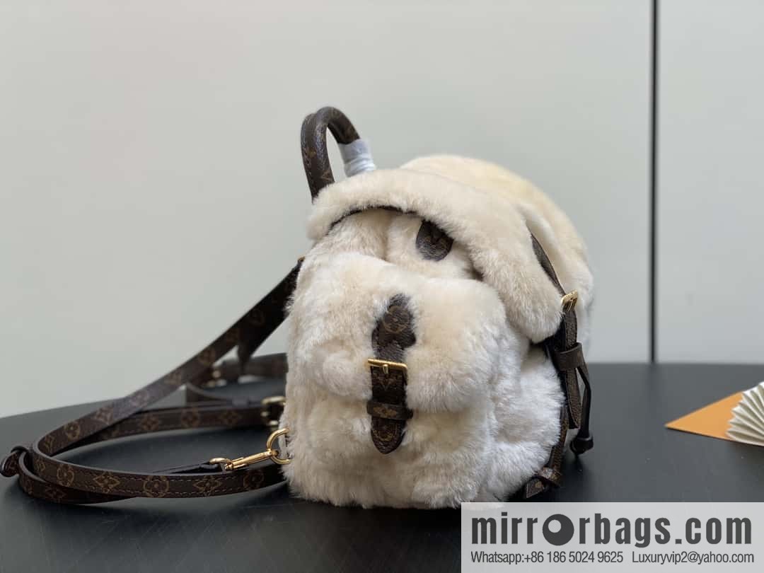 M11919-meter white, plush backpack series, the new NANO TEDDY backpack LV Ski series of the season
