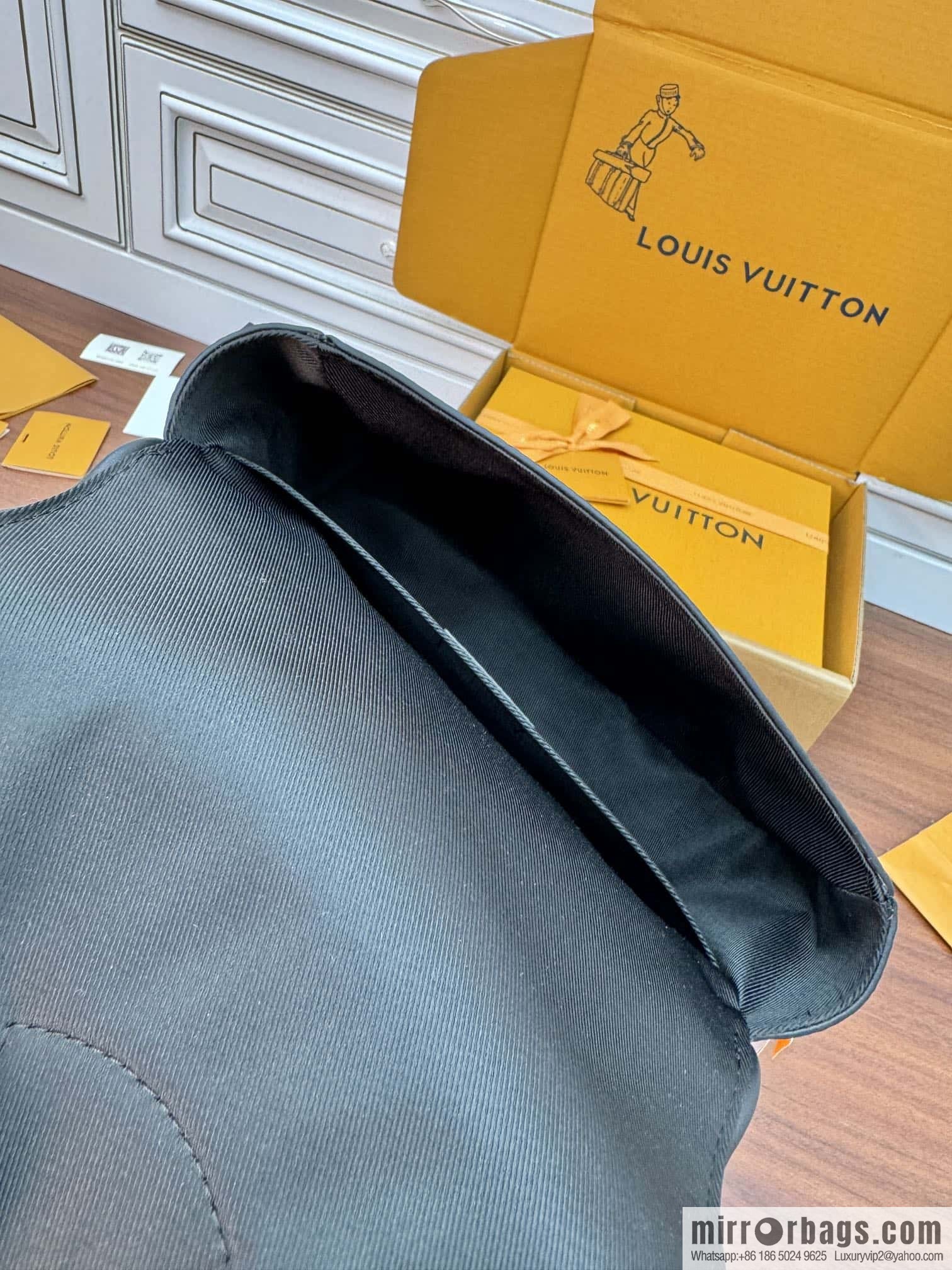 LV M12519 Montsouris Messenger PM
