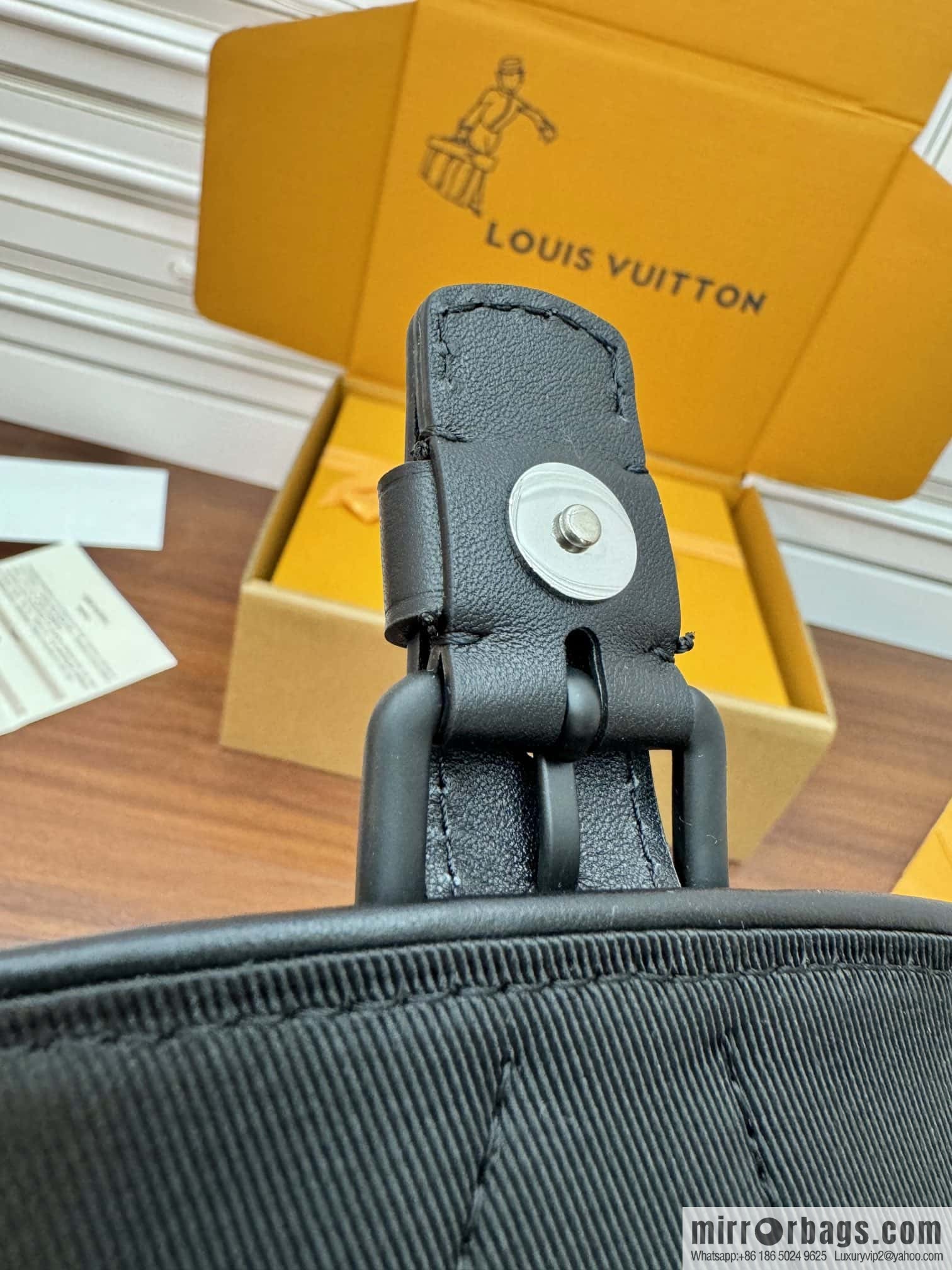 LV M12519 Montsouris Messenger PM