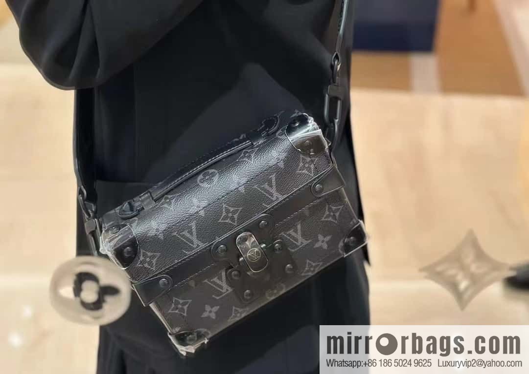 LV M11743 Soul Trunk