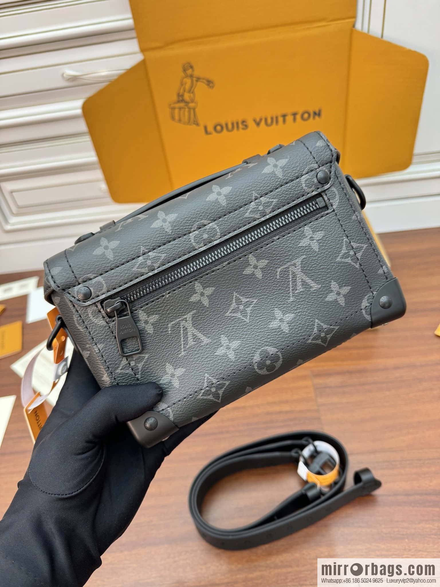 LV M11743 Soul Trunk