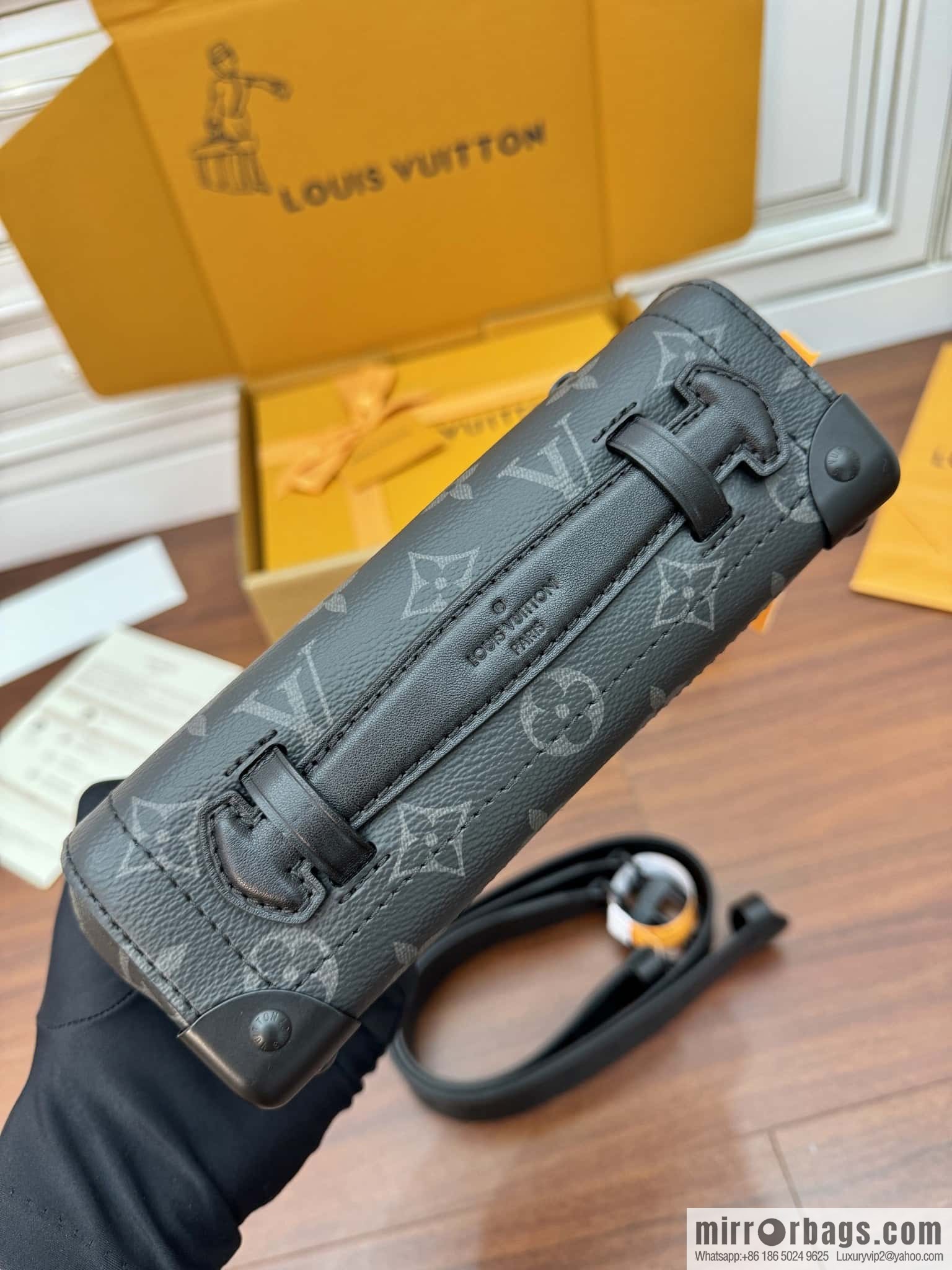 LV M11743 Soul Trunk