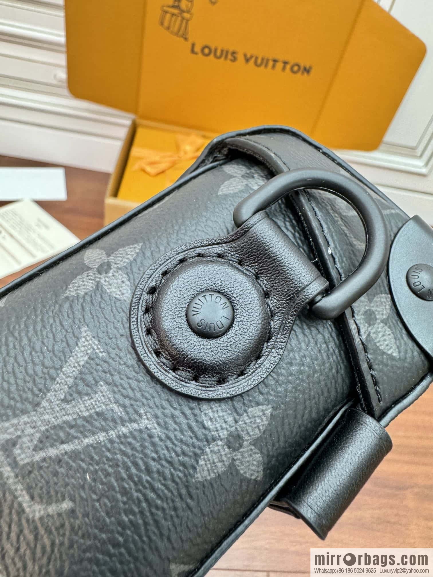 LV M11743 Soul Trunk