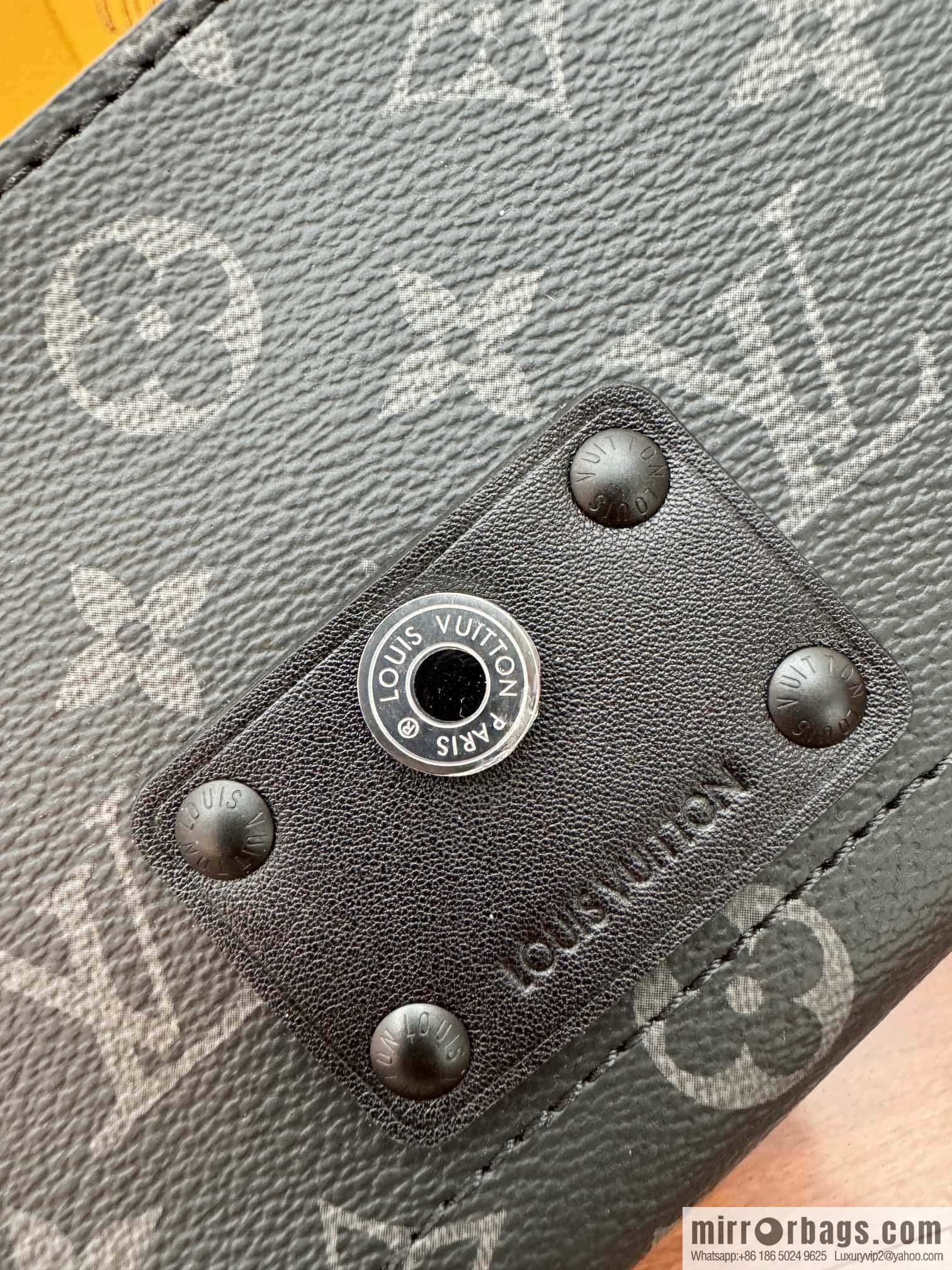 LV M11743 Soul Trunk