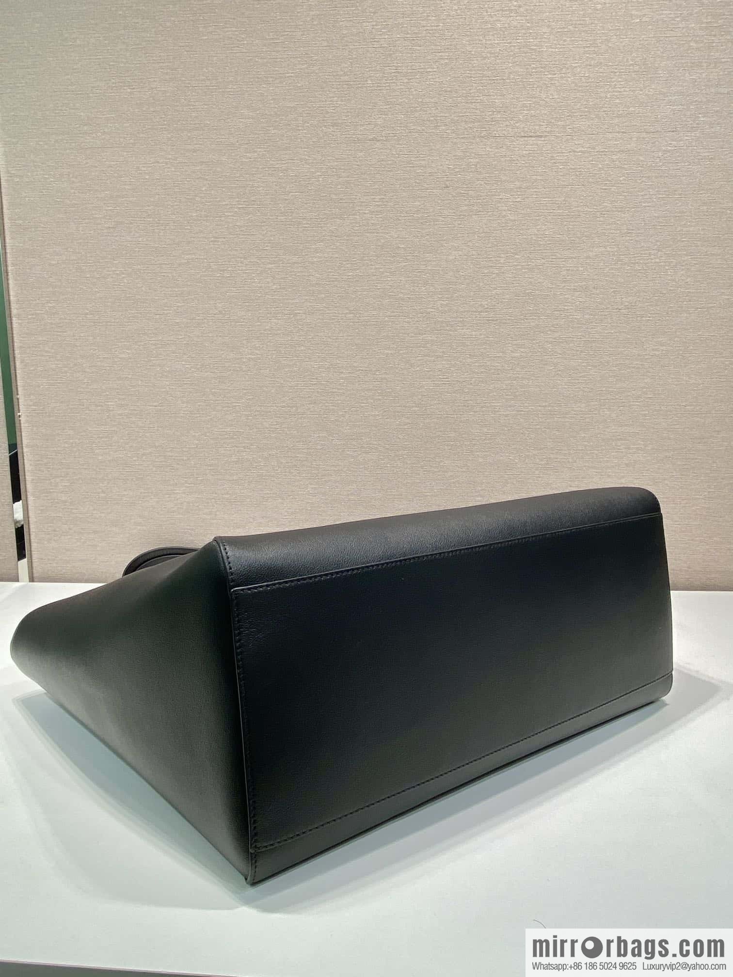 PRADA 🎉 new tote bag 🎉 2VG123🎉🎉