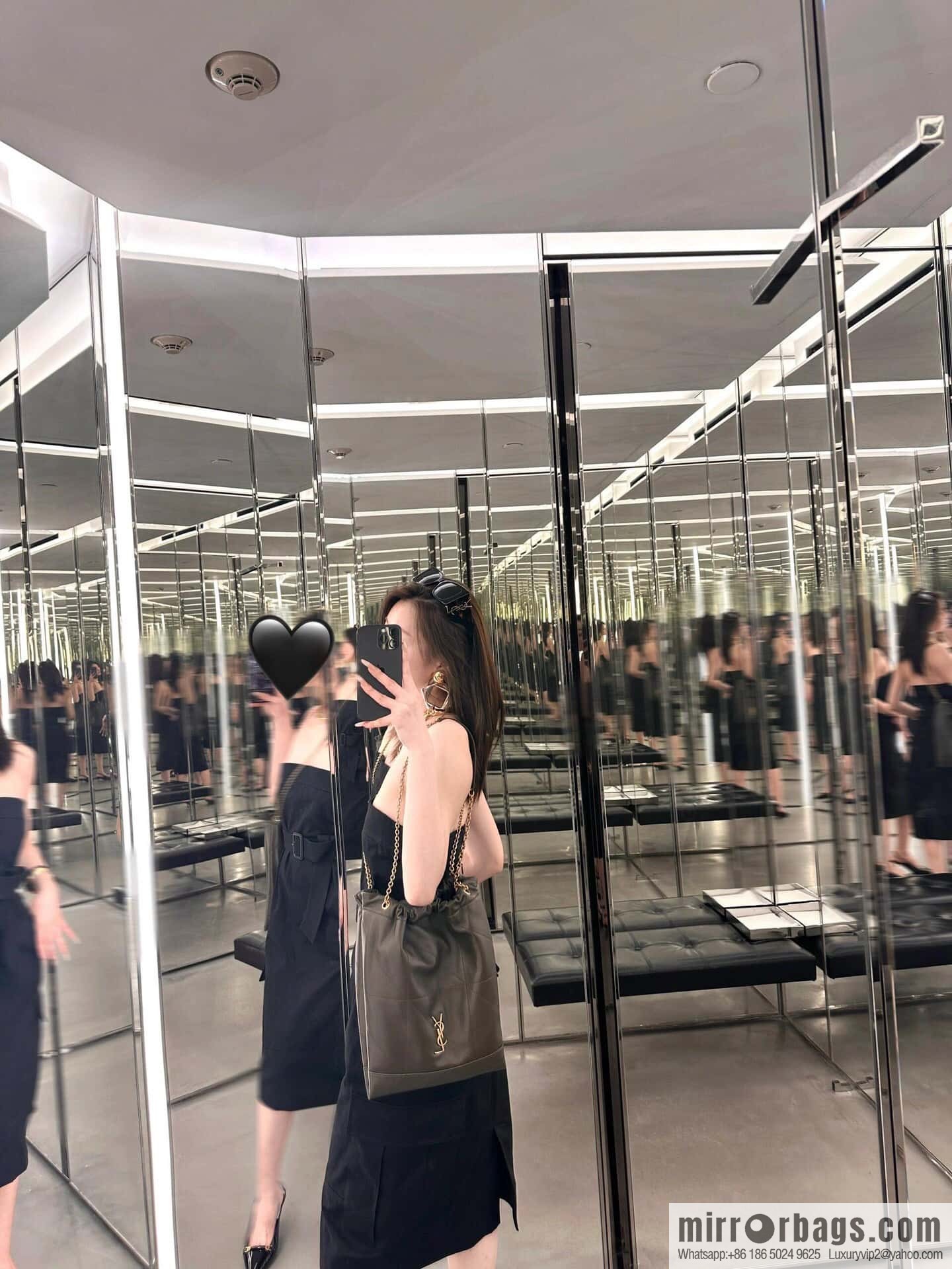 YSL 𝗝𝗔𝗠𝗜𝗘 𝟰.𝟯 𝗣𝗢𝗖𝗛𝗢𝗡 suede clutch bag 781666 musk green