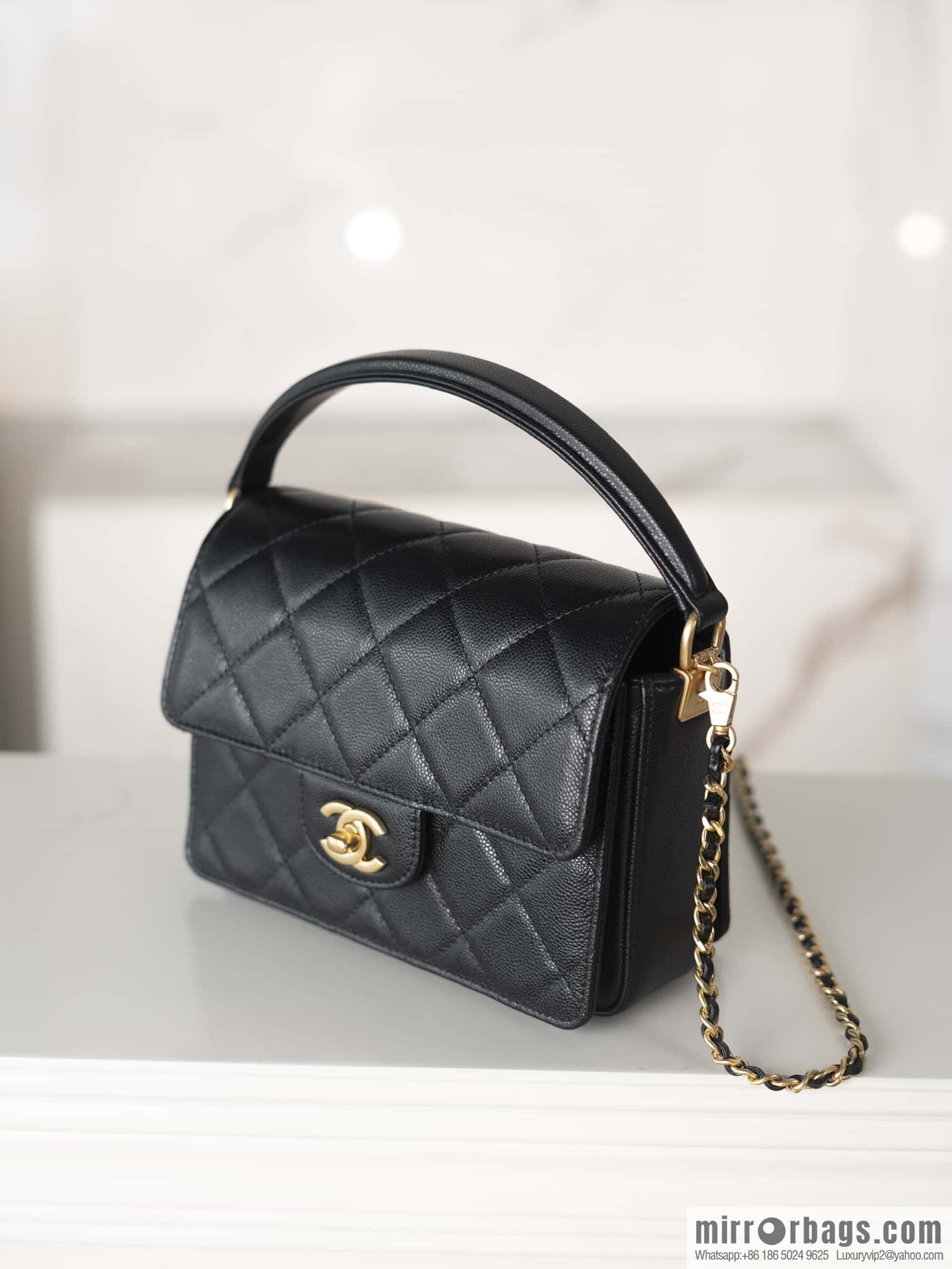 𝐂𝐇𝐀𝐍𝐄𝐋 24K CF Handle Cover Bag, Black, Small AS5165