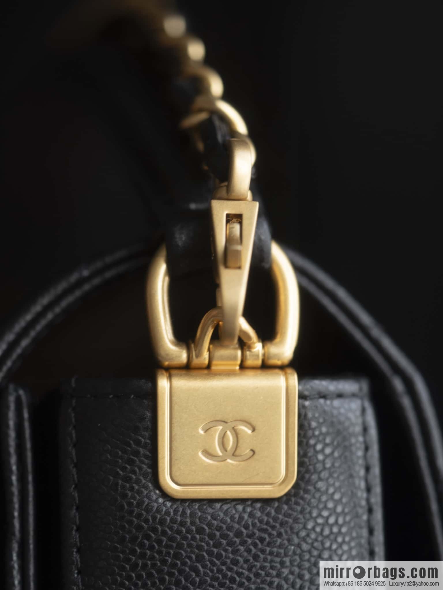 𝐂𝐇𝐀𝐍𝐄𝐋 24K CF Handle Cover Bag, Black, Small AS5165