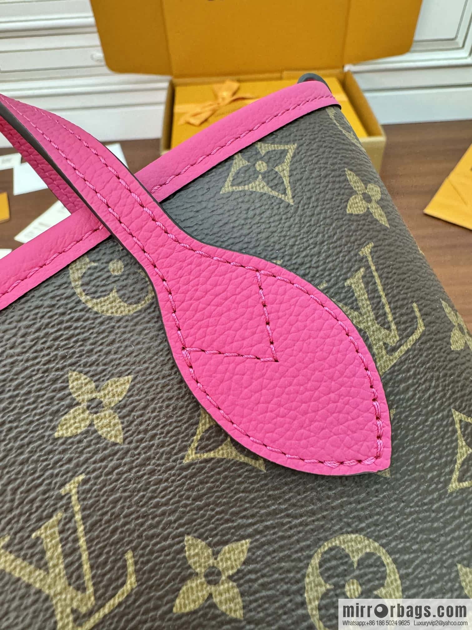 LV M12106 REVERSIBLE Neverfull Bandoulière Inside Out BB