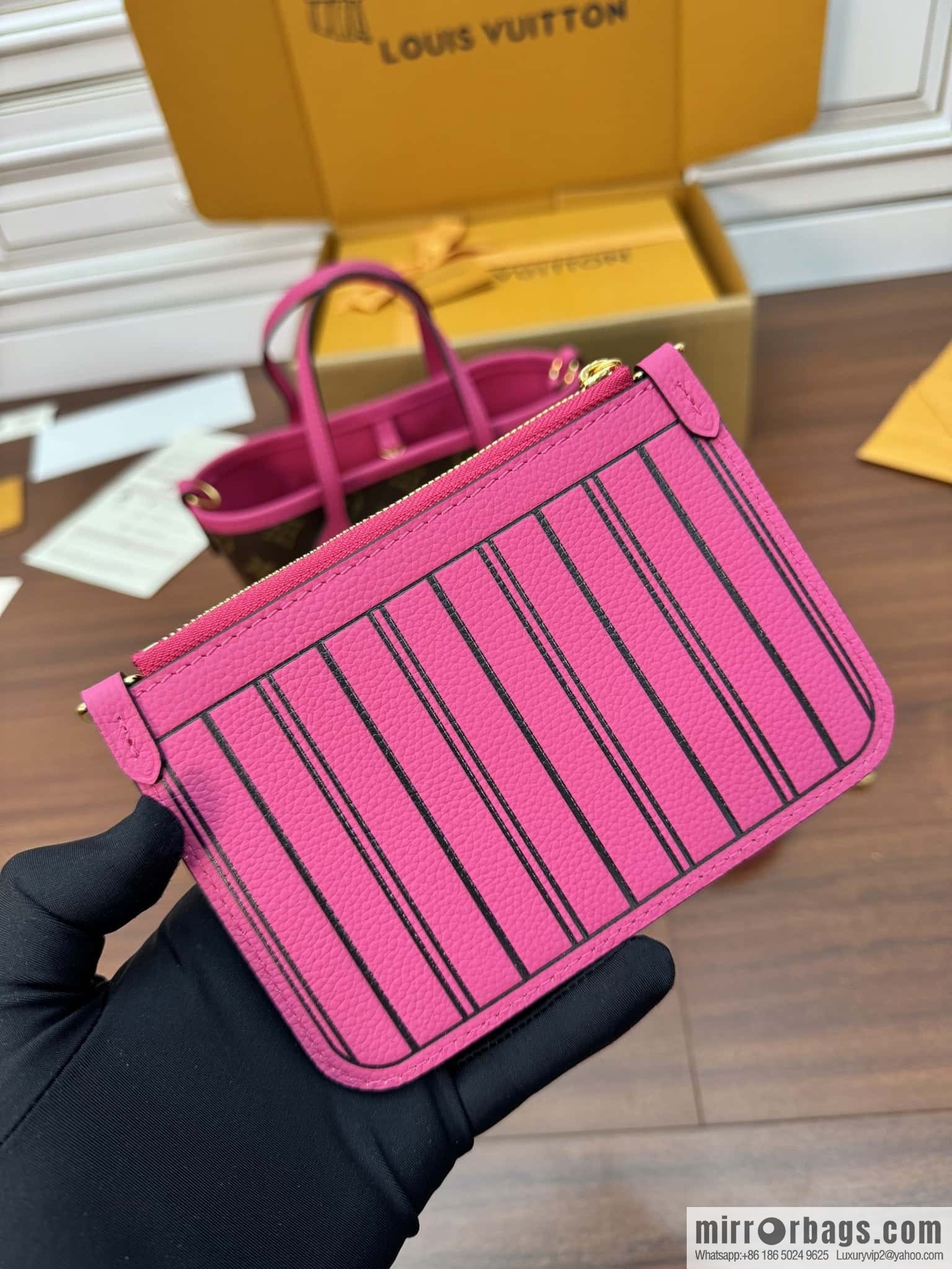 LV M12106 REVERSIBLE Neverfull Bandoulière Inside Out BB