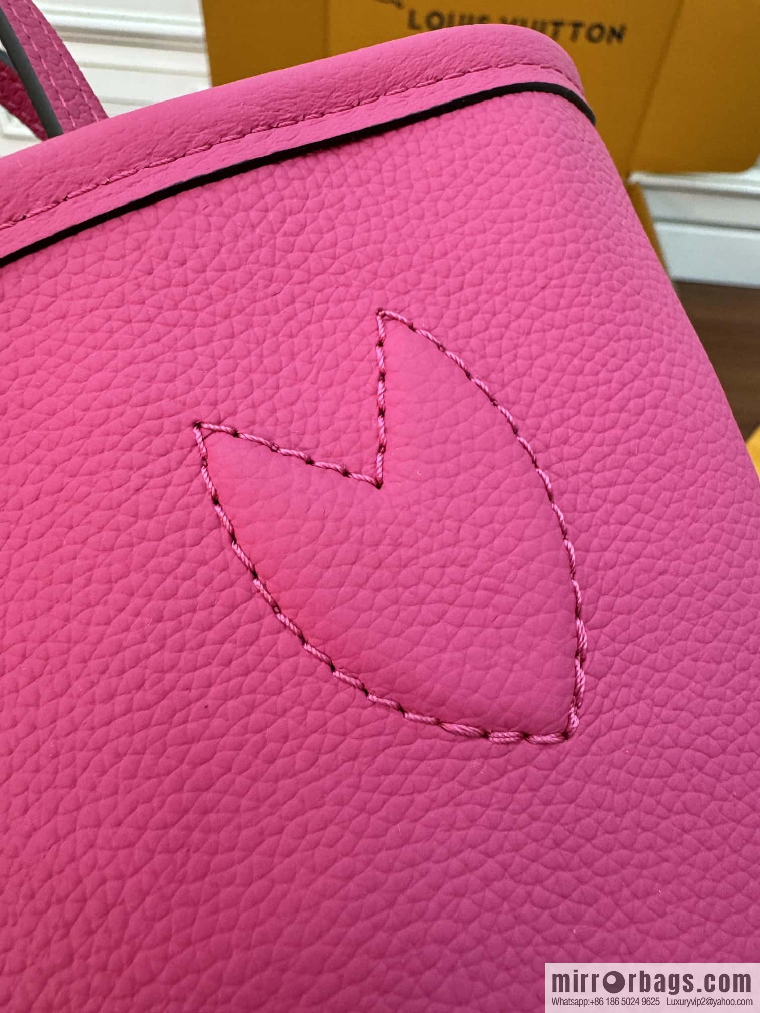 LV M12106 REVERSIBLE Neverfull Bandoulière Inside Out BB