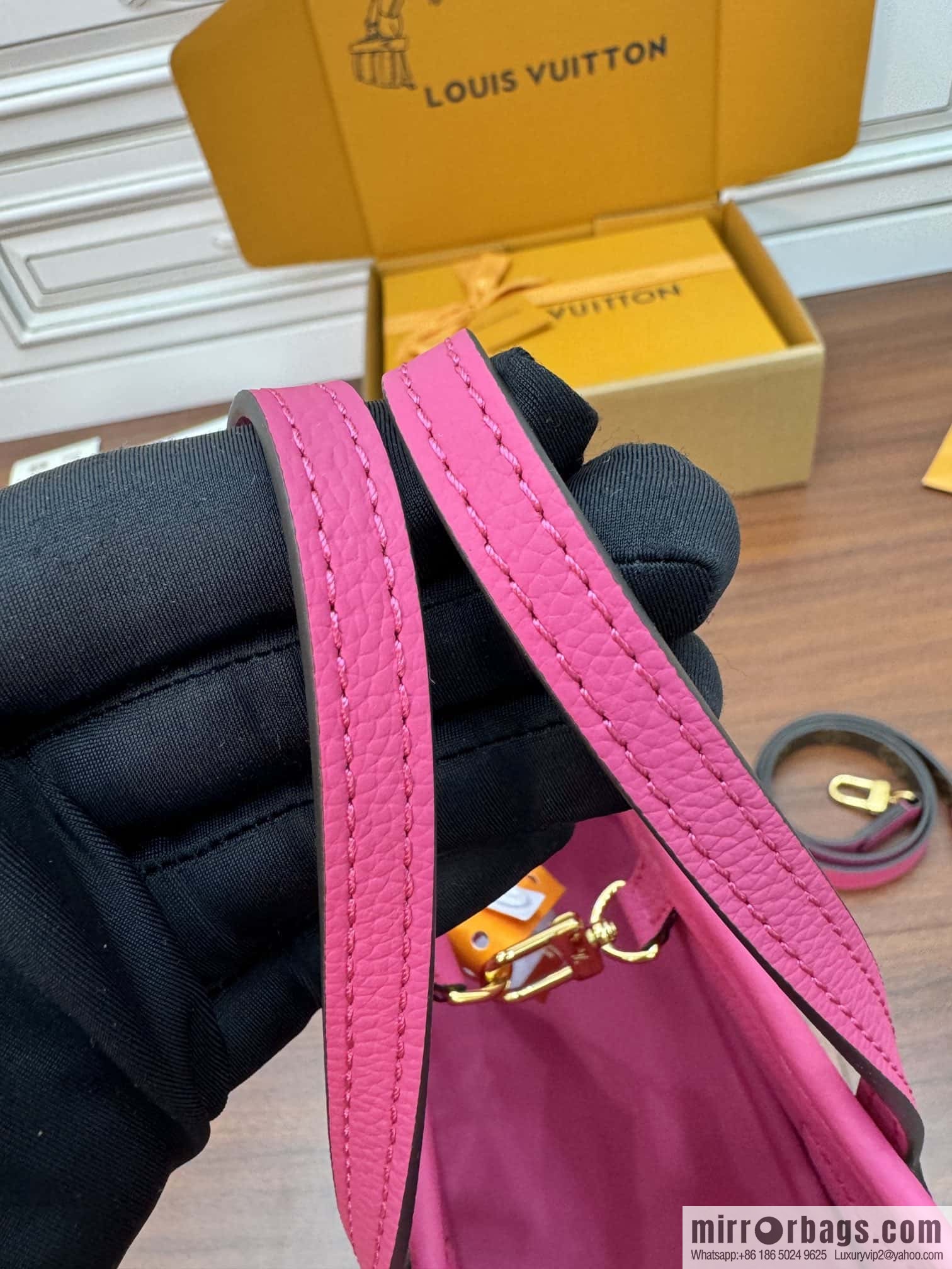 LV M12106 REVERSIBLE Neverfull Bandoulière Inside Out BB