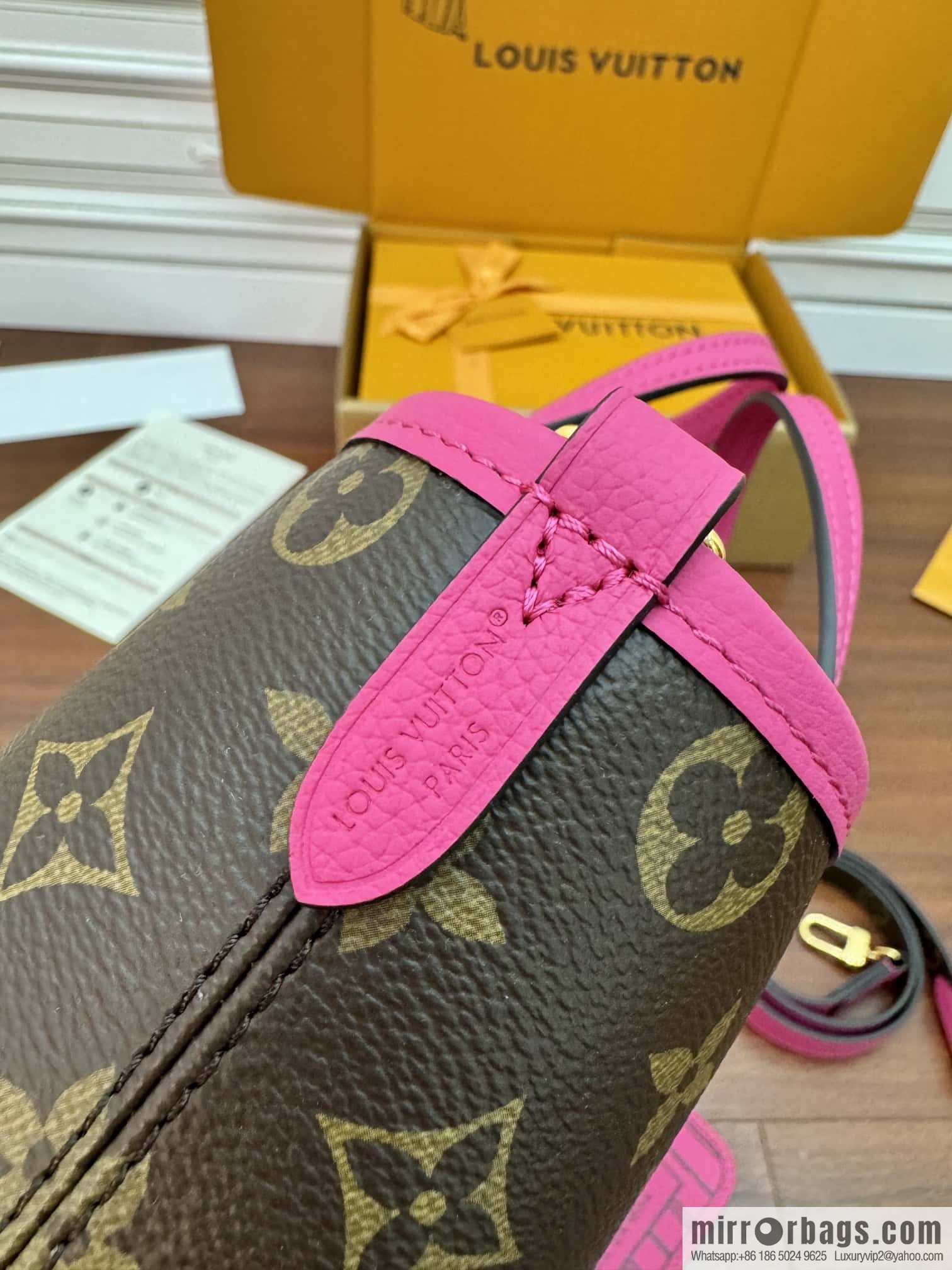 LV M12106 REVERSIBLE Neverfull Bandoulière Inside Out BB