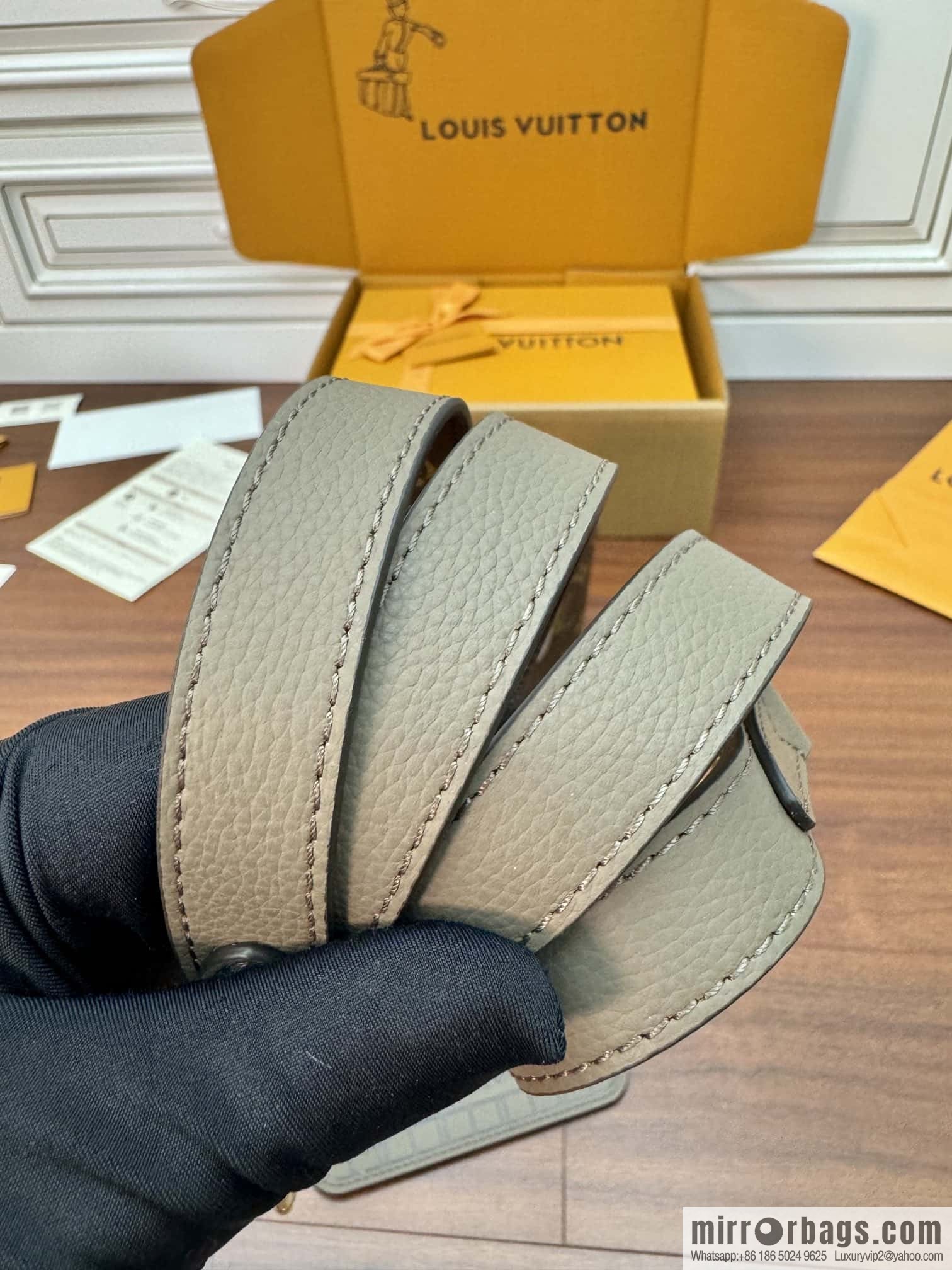 LV M12109 New Reversible Neverfull Bandoulière Inside Out BB