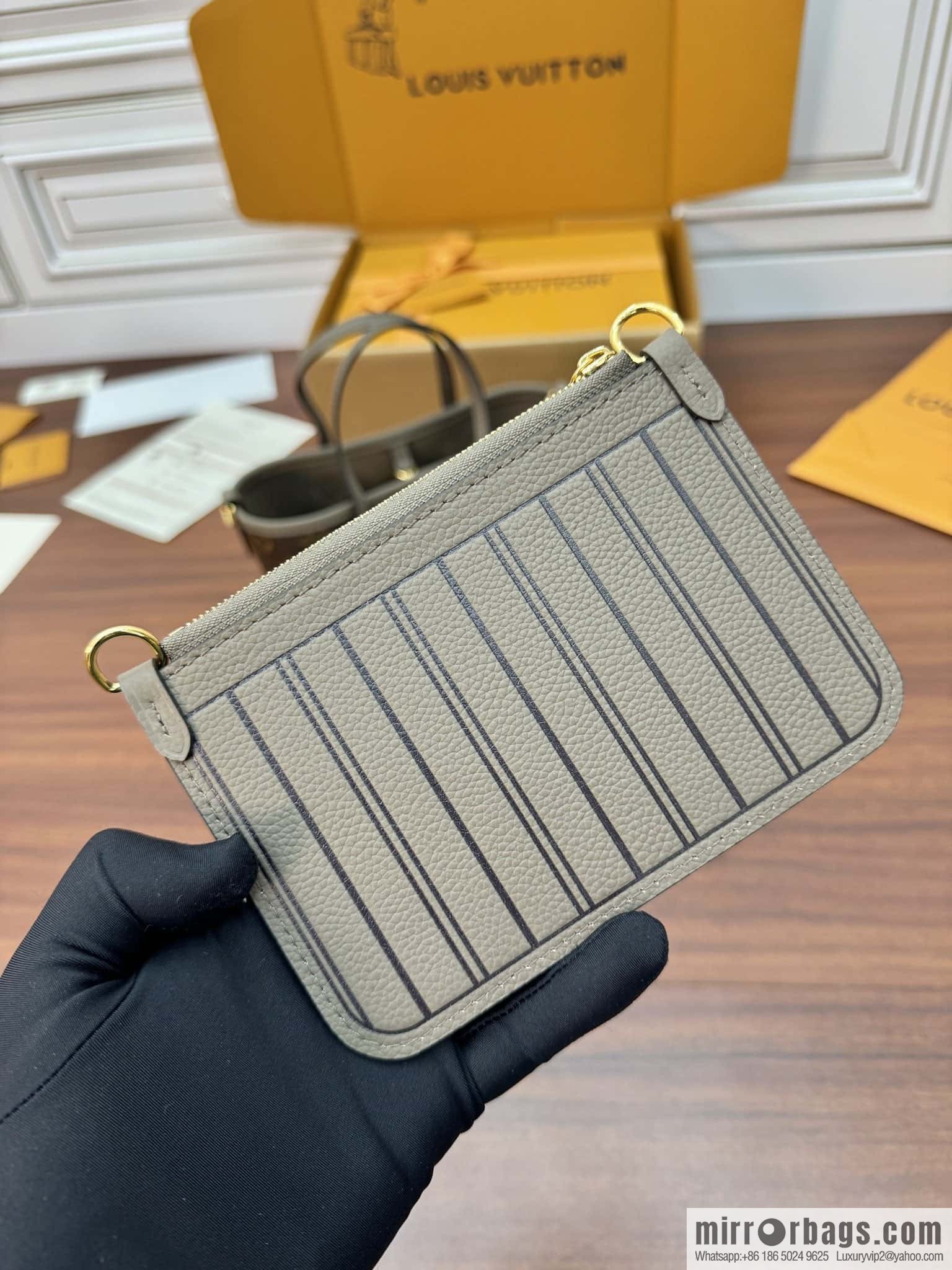 LV M12109 New Reversible Neverfull Bandoulière Inside Out BB